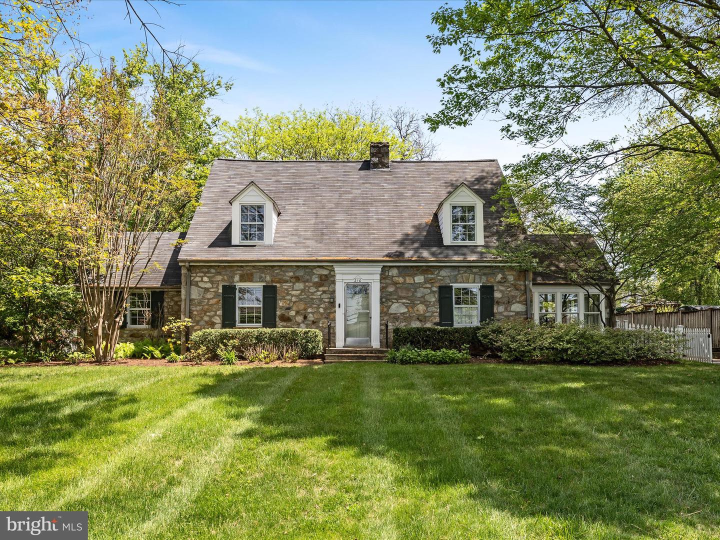 210 S 32ND ST, PURCELLVILLE, Virginia 20132, 4 Bedrooms Bedrooms, ,2 BathroomsBathrooms,Residential,For sale,210 S 32ND ST,VALO2094718 MLS # VALO2094718