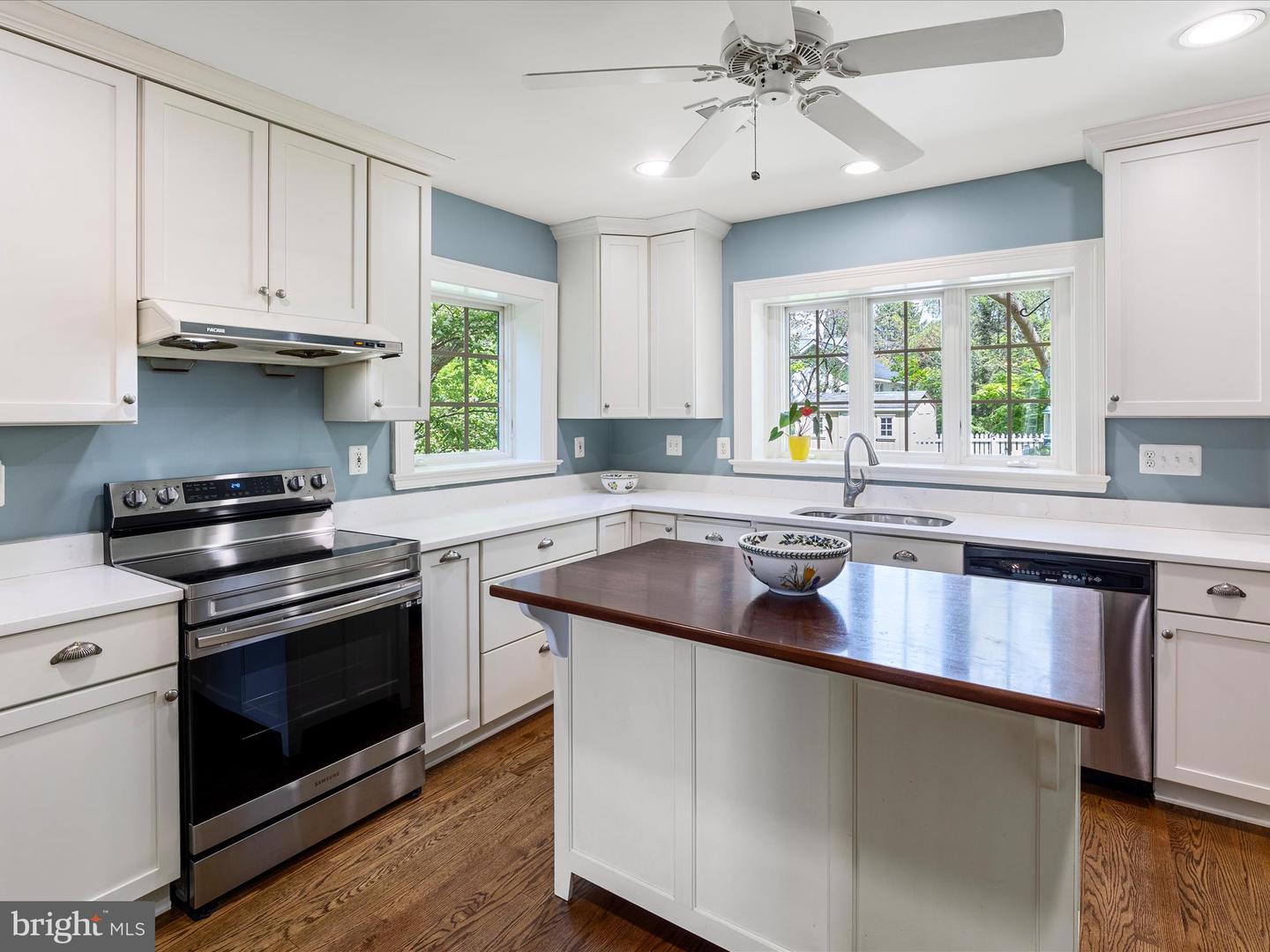 210 S 32ND ST, PURCELLVILLE, Virginia 20132, 4 Bedrooms Bedrooms, ,2 BathroomsBathrooms,Residential,For sale,210 S 32ND ST,VALO2094718 MLS # VALO2094718