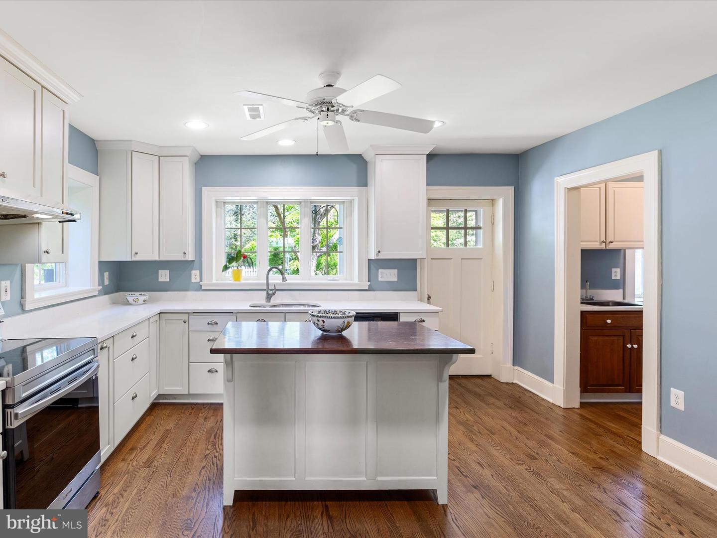 210 S 32ND ST, PURCELLVILLE, Virginia 20132, 4 Bedrooms Bedrooms, ,2 BathroomsBathrooms,Residential,For sale,210 S 32ND ST,VALO2094718 MLS # VALO2094718