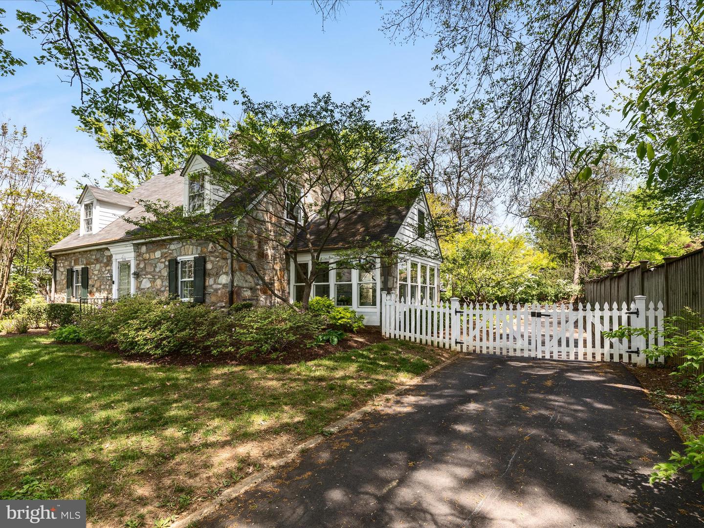 210 S 32ND ST, PURCELLVILLE, Virginia 20132, 4 Bedrooms Bedrooms, ,2 BathroomsBathrooms,Residential,For sale,210 S 32ND ST,VALO2094718 MLS # VALO2094718