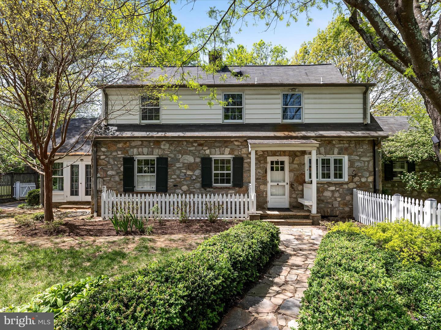 210 S 32ND ST, PURCELLVILLE, Virginia 20132, 4 Bedrooms Bedrooms, ,2 BathroomsBathrooms,Residential,For sale,210 S 32ND ST,VALO2094718 MLS # VALO2094718