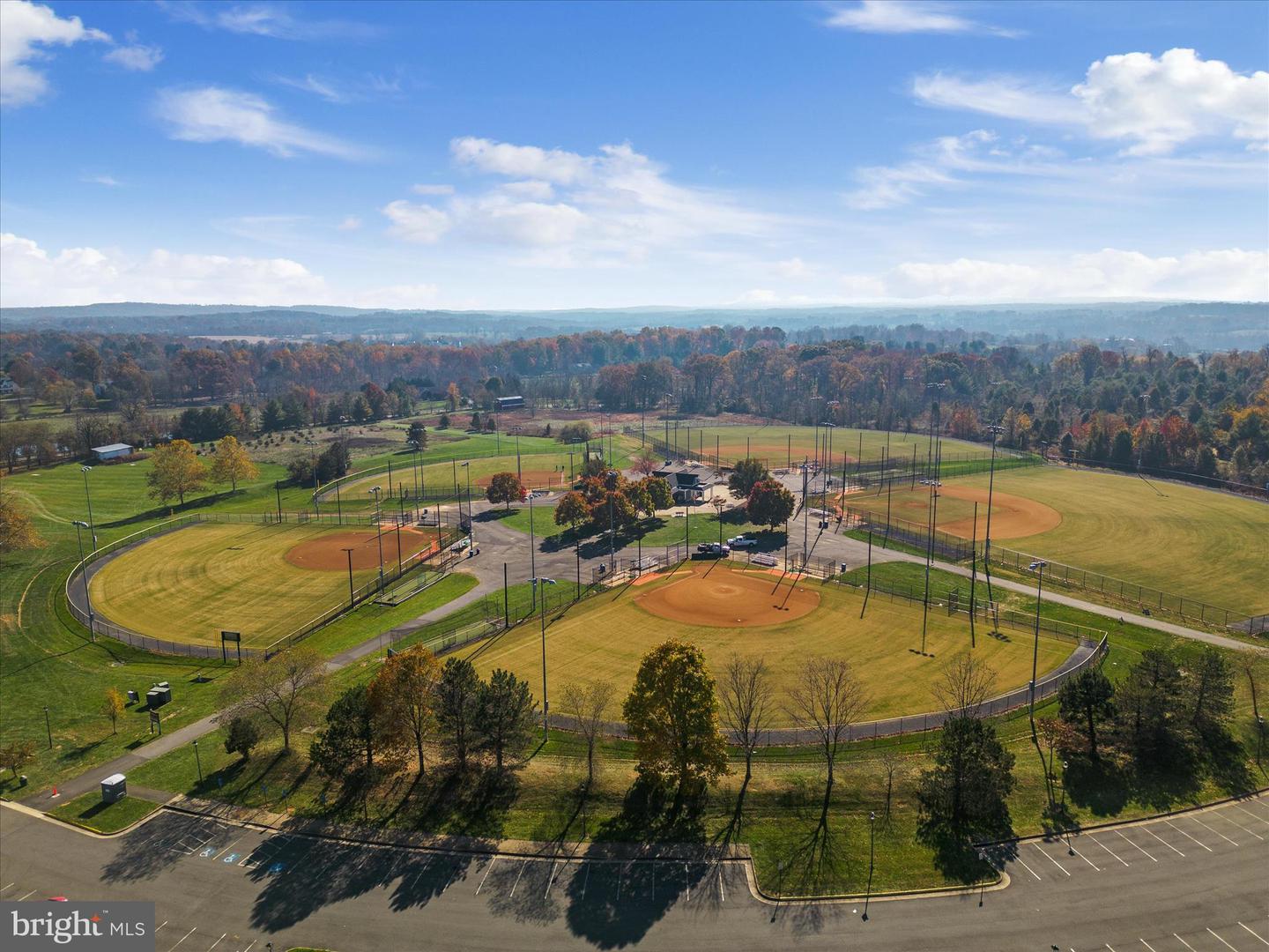210 S 32ND ST, PURCELLVILLE, Virginia 20132, 4 Bedrooms Bedrooms, ,2 BathroomsBathrooms,Residential,For sale,210 S 32ND ST,VALO2094718 MLS # VALO2094718