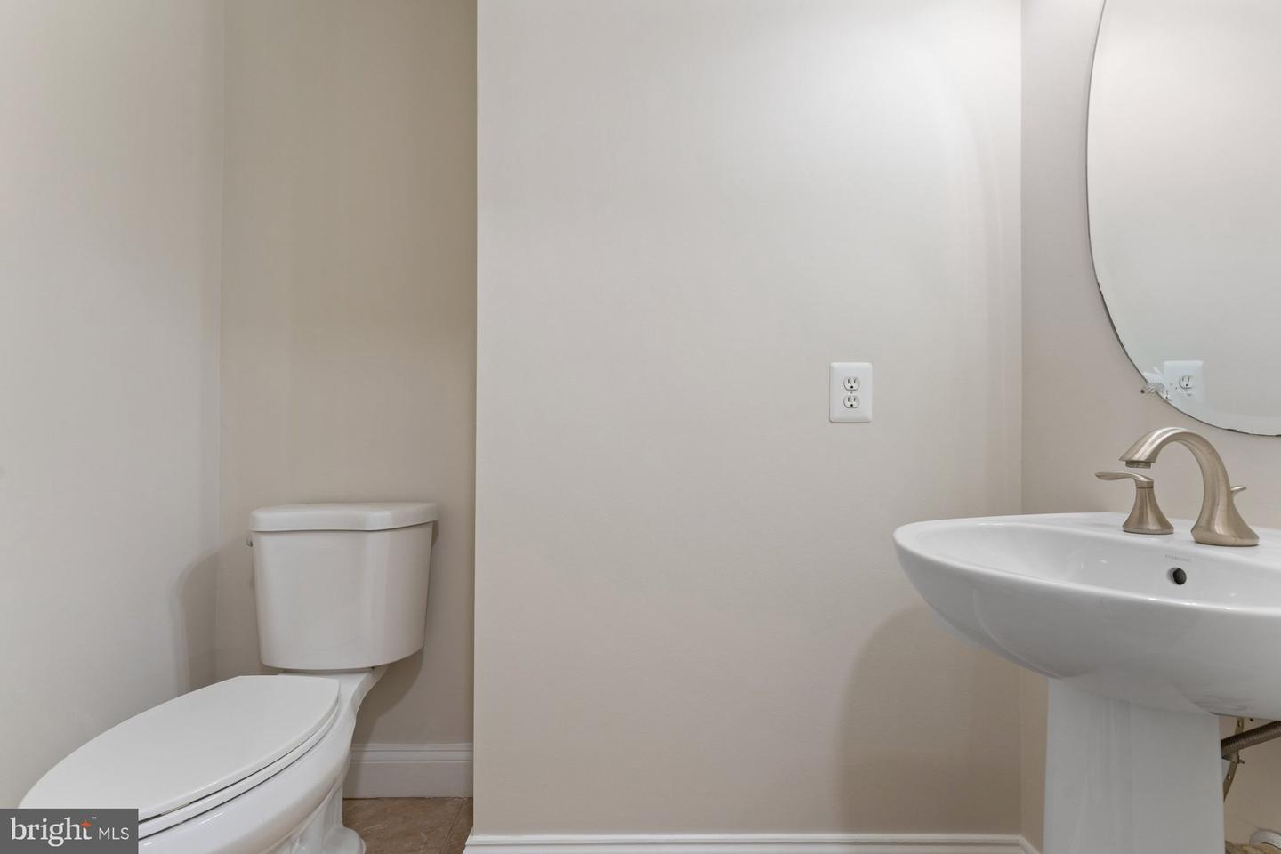 2791 MARYWOOD OAKS LN, VIENNA, Virginia 22181, 4 Bedrooms Bedrooms, ,3 BathroomsBathrooms,Residential,For sale,2791 MARYWOOD OAKS LN,VAFX2236580 MLS # VAFX2236580