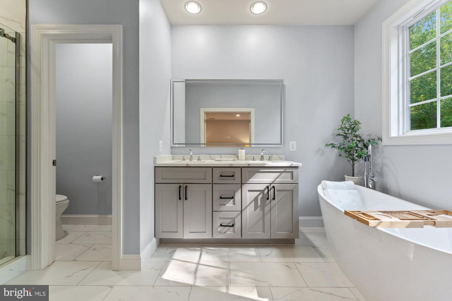 2791 MARYWOOD OAKS LN, VIENNA, Virginia 22181, 4 Bedrooms Bedrooms, ,3 BathroomsBathrooms,Residential,For sale,2791 MARYWOOD OAKS LN,VAFX2236580 MLS # VAFX2236580