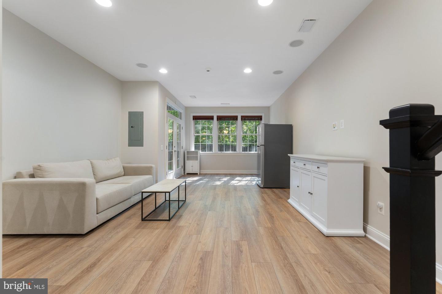 2791 MARYWOOD OAKS LN, VIENNA, Virginia 22181, 4 Bedrooms Bedrooms, ,3 BathroomsBathrooms,Residential,For sale,2791 MARYWOOD OAKS LN,VAFX2236580 MLS # VAFX2236580