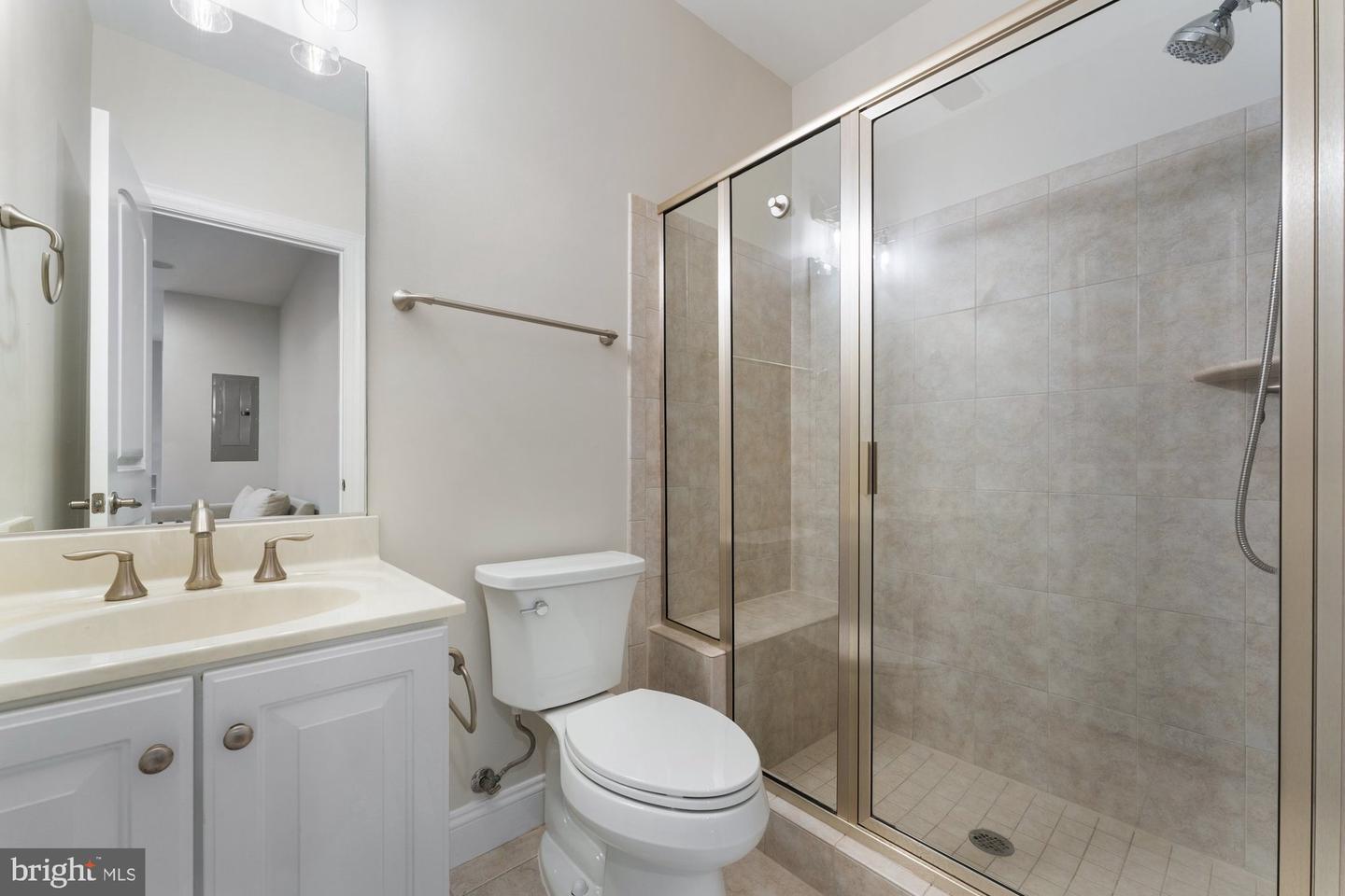 2791 MARYWOOD OAKS LN, VIENNA, Virginia 22181, 4 Bedrooms Bedrooms, ,3 BathroomsBathrooms,Residential,For sale,2791 MARYWOOD OAKS LN,VAFX2236580 MLS # VAFX2236580