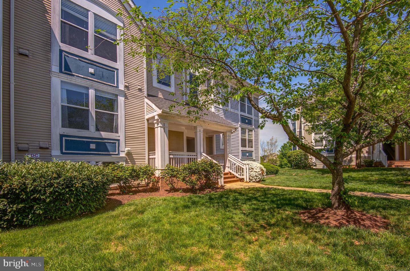 20593 CORNSTALK TER #201, ASHBURN, Virginia 20147, 2 Bedrooms Bedrooms, ,2 BathroomsBathrooms,Residential,For sale,20593 CORNSTALK TER #201,VALO2094826 MLS # VALO2094826