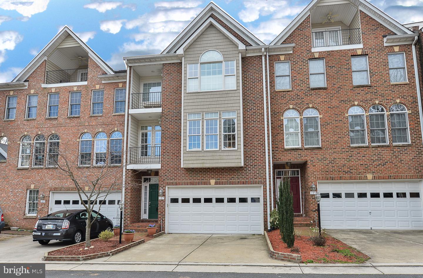 107 WASHINGTON SQUARE CT, OCCOQUAN, Virginia 22125, 4 Bedrooms Bedrooms, ,4 BathroomsBathrooms,Residential,For sale,107 WASHINGTON SQUARE CT,VAPW2093208 MLS # VAPW2093208