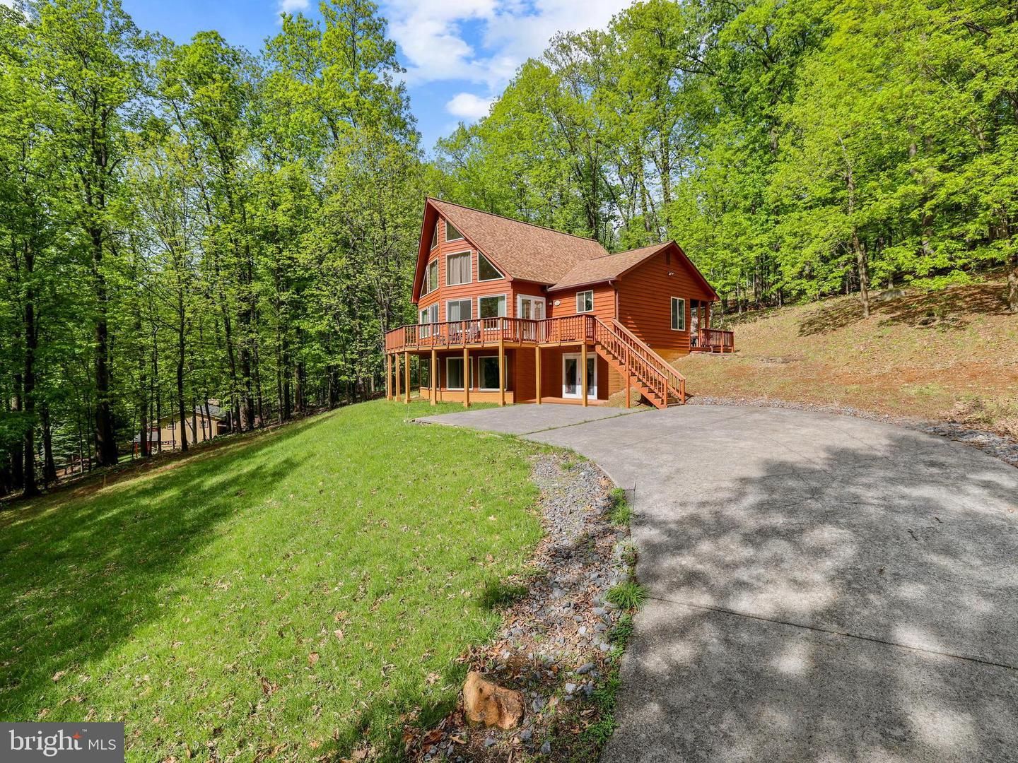 1131 MASSANUTTEN MOUNTAIN DR, FRONT ROYAL, Virginia 22630, 4 Bedrooms Bedrooms, ,3 BathroomsBathrooms,Residential,For sale,1131 MASSANUTTEN MOUNTAIN DR,VAWR2011016 MLS # VAWR2011016