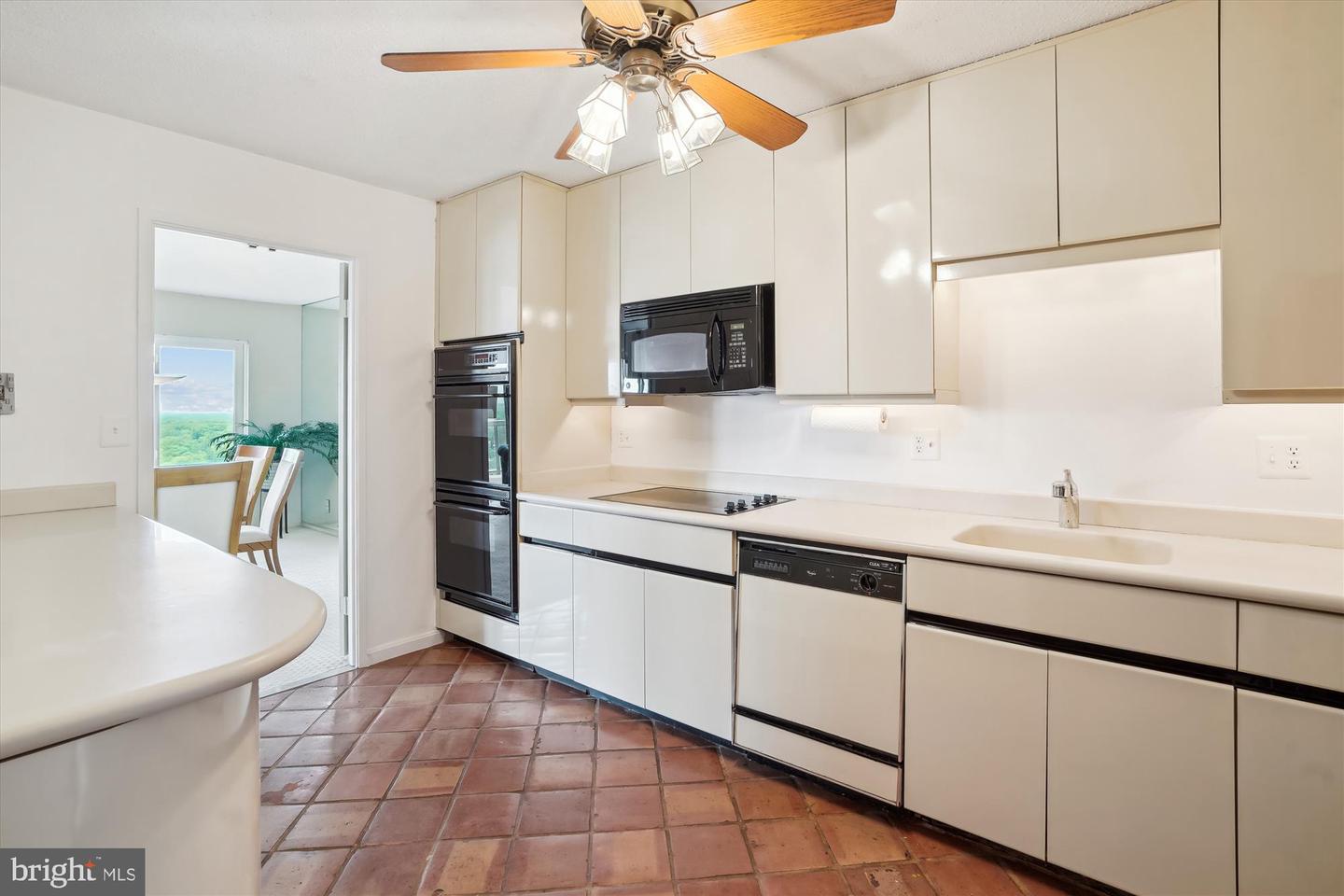 8380 GREENSBORO DR #1012, MCLEAN, Virginia 22102, 3 Bedrooms Bedrooms, ,2 BathroomsBathrooms,Residential,For sale,8380 GREENSBORO DR #1012,VAFX2236898 MLS # VAFX2236898