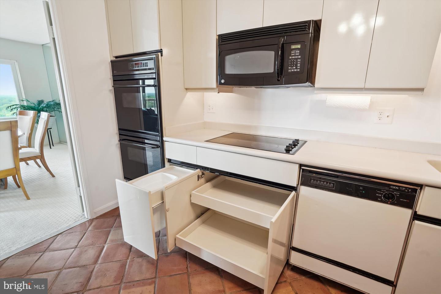 8380 GREENSBORO DR #1012, MCLEAN, Virginia 22102, 3 Bedrooms Bedrooms, ,2 BathroomsBathrooms,Residential,For sale,8380 GREENSBORO DR #1012,VAFX2236898 MLS # VAFX2236898