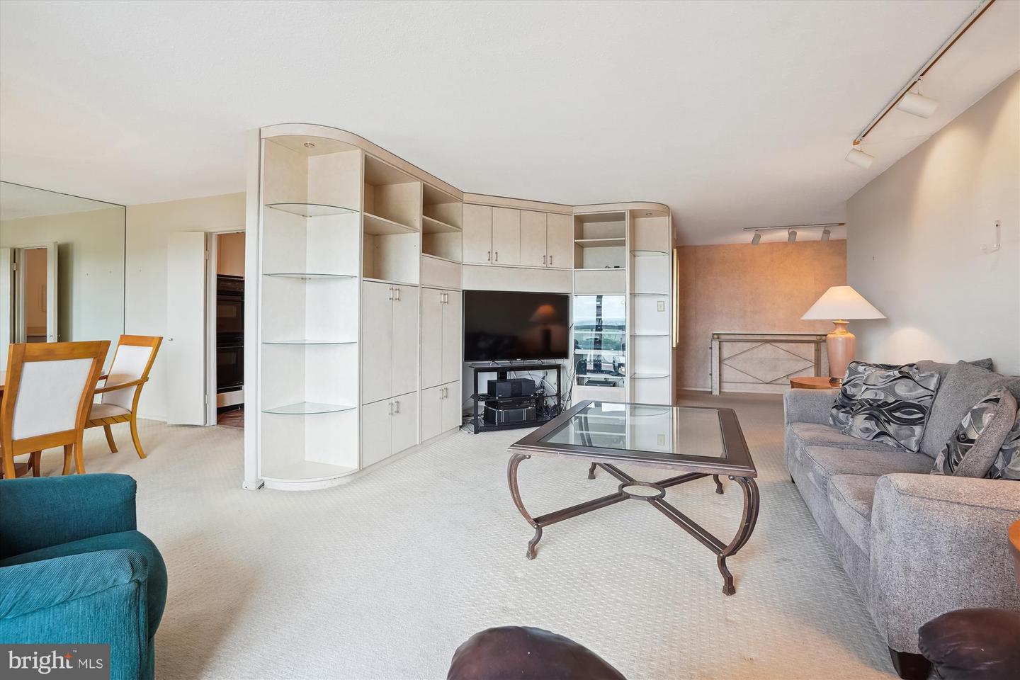 8380 GREENSBORO DR #1012, MCLEAN, Virginia 22102, 3 Bedrooms Bedrooms, ,2 BathroomsBathrooms,Residential,For sale,8380 GREENSBORO DR #1012,VAFX2236898 MLS # VAFX2236898