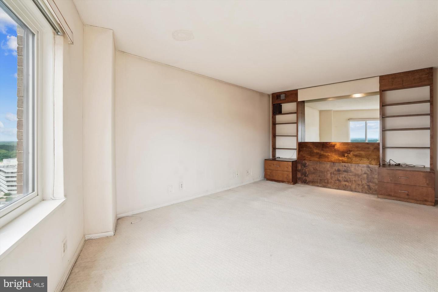 8380 GREENSBORO DR #1012, MCLEAN, Virginia 22102, 3 Bedrooms Bedrooms, ,2 BathroomsBathrooms,Residential,For sale,8380 GREENSBORO DR #1012,VAFX2236898 MLS # VAFX2236898