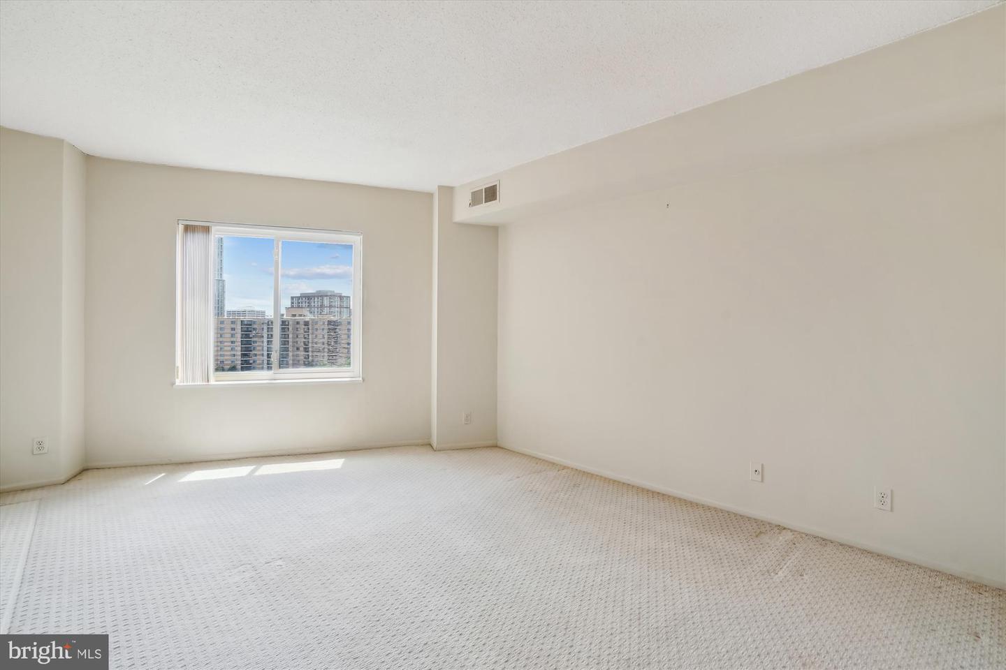 8380 GREENSBORO DR #1012, MCLEAN, Virginia 22102, 3 Bedrooms Bedrooms, ,2 BathroomsBathrooms,Residential,For sale,8380 GREENSBORO DR #1012,VAFX2236898 MLS # VAFX2236898