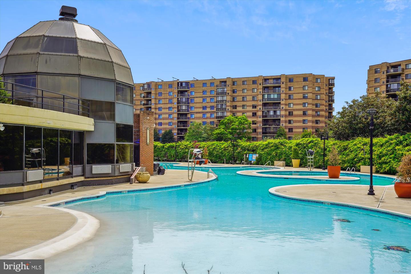 8380 GREENSBORO DR #1012, MCLEAN, Virginia 22102, 3 Bedrooms Bedrooms, ,2 BathroomsBathrooms,Residential,For sale,8380 GREENSBORO DR #1012,VAFX2236898 MLS # VAFX2236898