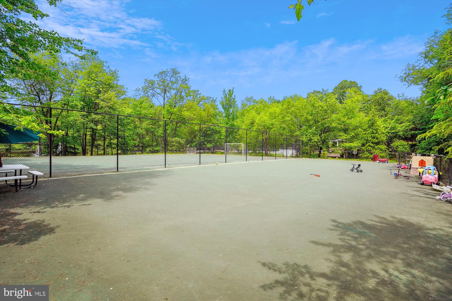 8380 GREENSBORO DR #1012, MCLEAN, Virginia 22102, 3 Bedrooms Bedrooms, ,2 BathroomsBathrooms,Residential,For sale,8380 GREENSBORO DR #1012,VAFX2236898 MLS # VAFX2236898