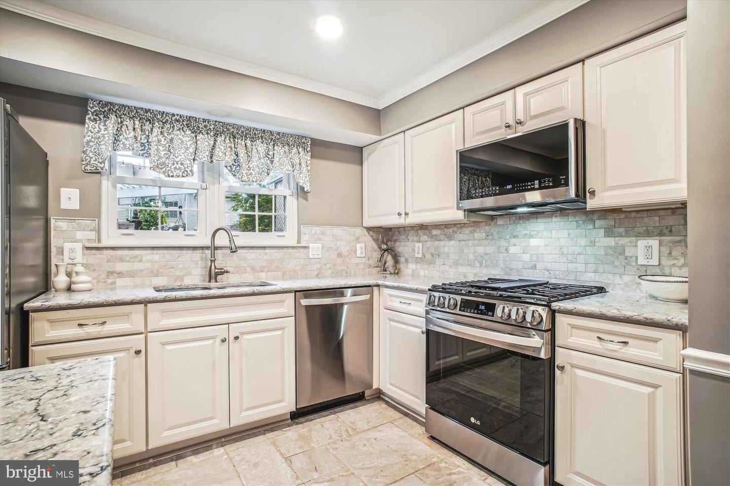 13492 FOXLEASE, OAK HILL, Virginia 20171, 2 Bedrooms Bedrooms, ,2 BathroomsBathrooms,Residential,For sale,13492 FOXLEASE,VAFX2236926 MLS # VAFX2236926