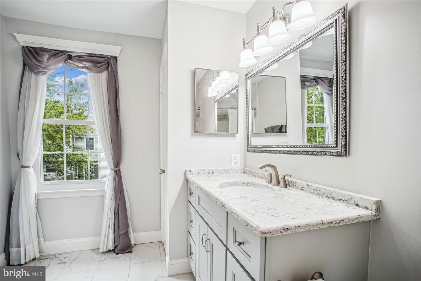13492 FOXLEASE, OAK HILL, Virginia 20171, 2 Bedrooms Bedrooms, ,2 BathroomsBathrooms,Residential,For sale,13492 FOXLEASE,VAFX2236926 MLS # VAFX2236926