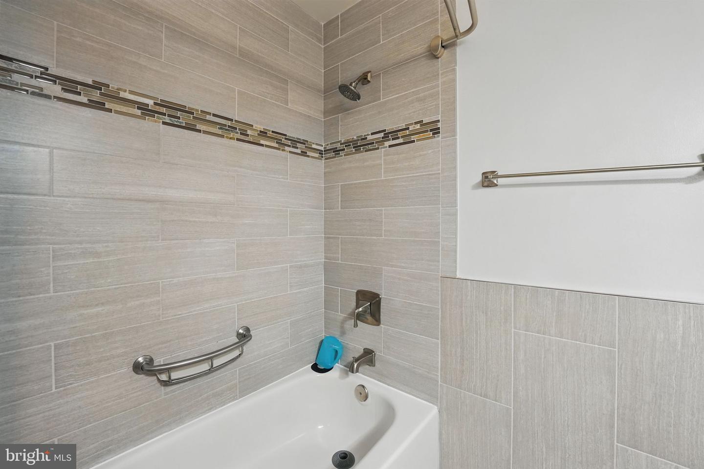 9601 TINSMITH LN, BURKE, Virginia 22015, 4 Bedrooms Bedrooms, ,3 BathroomsBathrooms,Residential,For sale,9601 TINSMITH LN,VAFX2236960 MLS # VAFX2236960