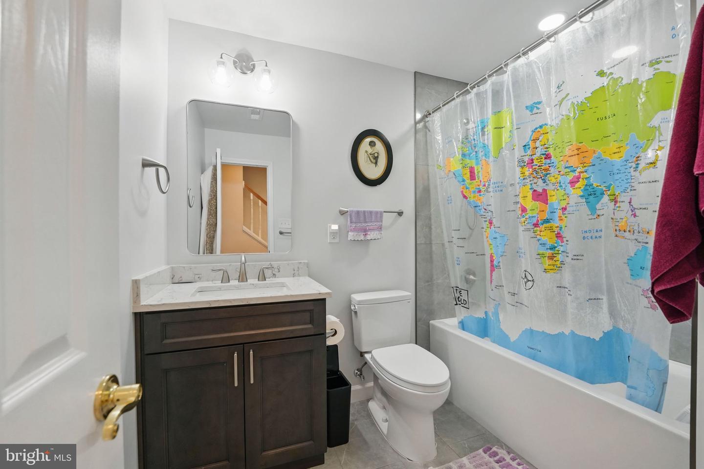9601 TINSMITH LN, BURKE, Virginia 22015, 4 Bedrooms Bedrooms, ,3 BathroomsBathrooms,Residential,For sale,9601 TINSMITH LN,VAFX2236960 MLS # VAFX2236960