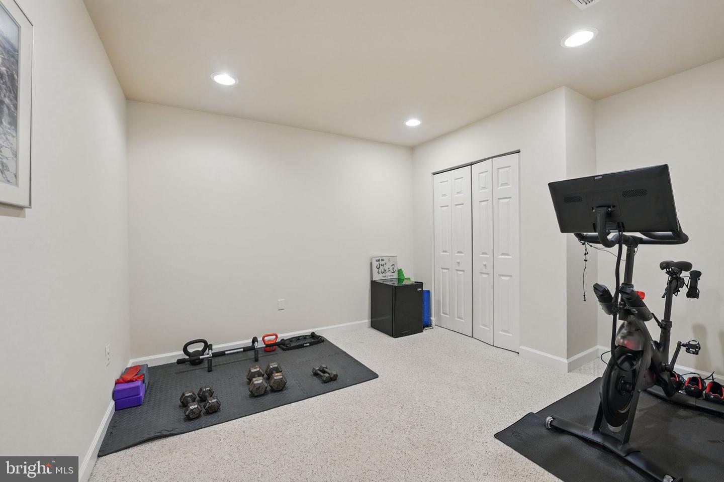 9601 TINSMITH LN, BURKE, Virginia 22015, 4 Bedrooms Bedrooms, ,3 BathroomsBathrooms,Residential,For sale,9601 TINSMITH LN,VAFX2236960 MLS # VAFX2236960
