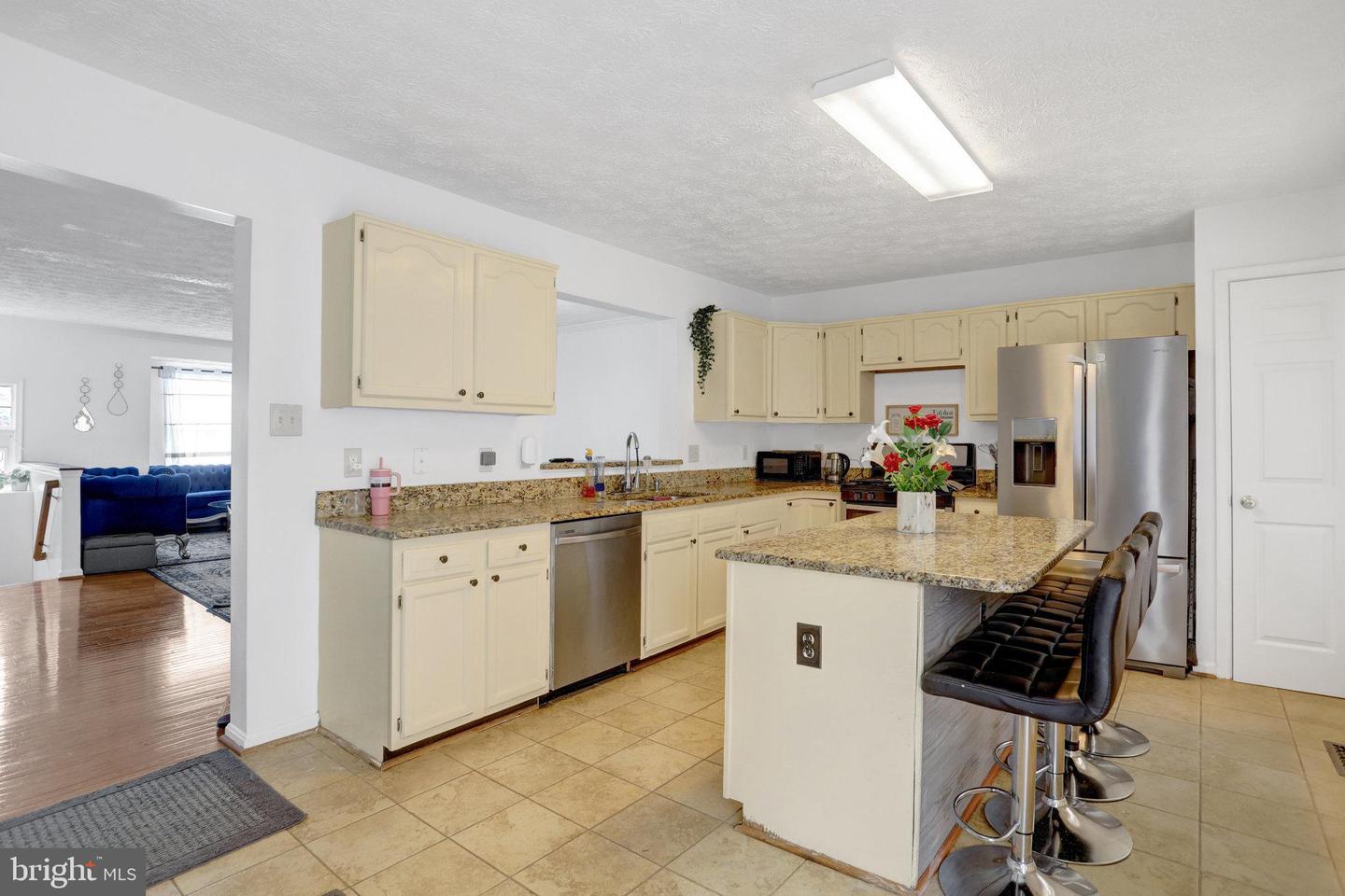 4112 LA MAURICIE LOOP, DUMFRIES, Virginia 22025, 4 Bedrooms Bedrooms, 8 Rooms Rooms,3 BathroomsBathrooms,Residential,For sale,4112 LA MAURICIE LOOP,VAPW2093278 MLS # VAPW2093278