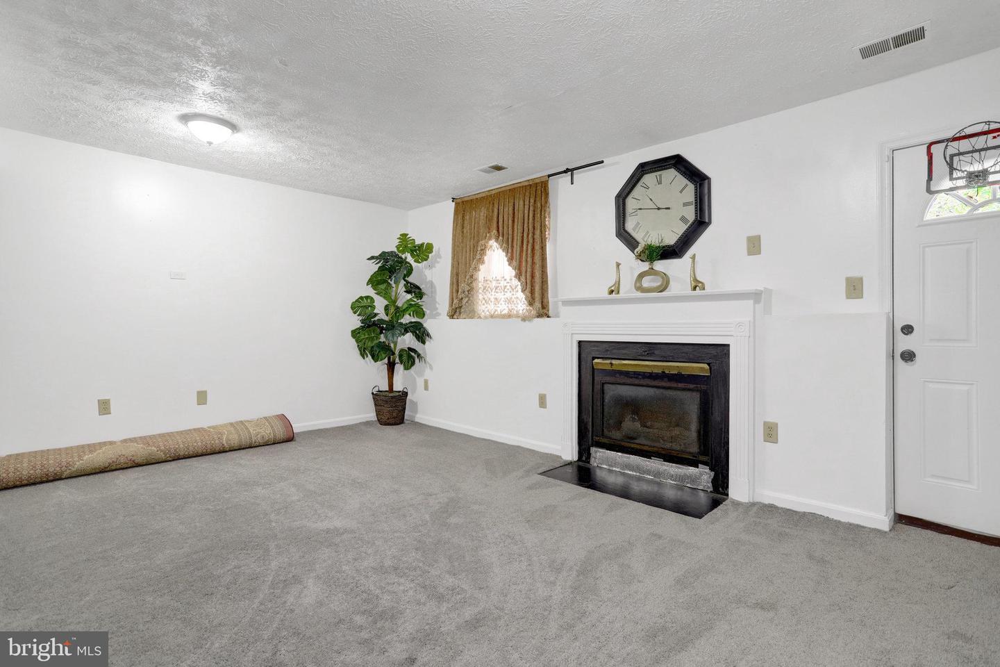 4112 LA MAURICIE LOOP, DUMFRIES, Virginia 22025, 4 Bedrooms Bedrooms, 8 Rooms Rooms,3 BathroomsBathrooms,Residential,For sale,4112 LA MAURICIE LOOP,VAPW2093278 MLS # VAPW2093278