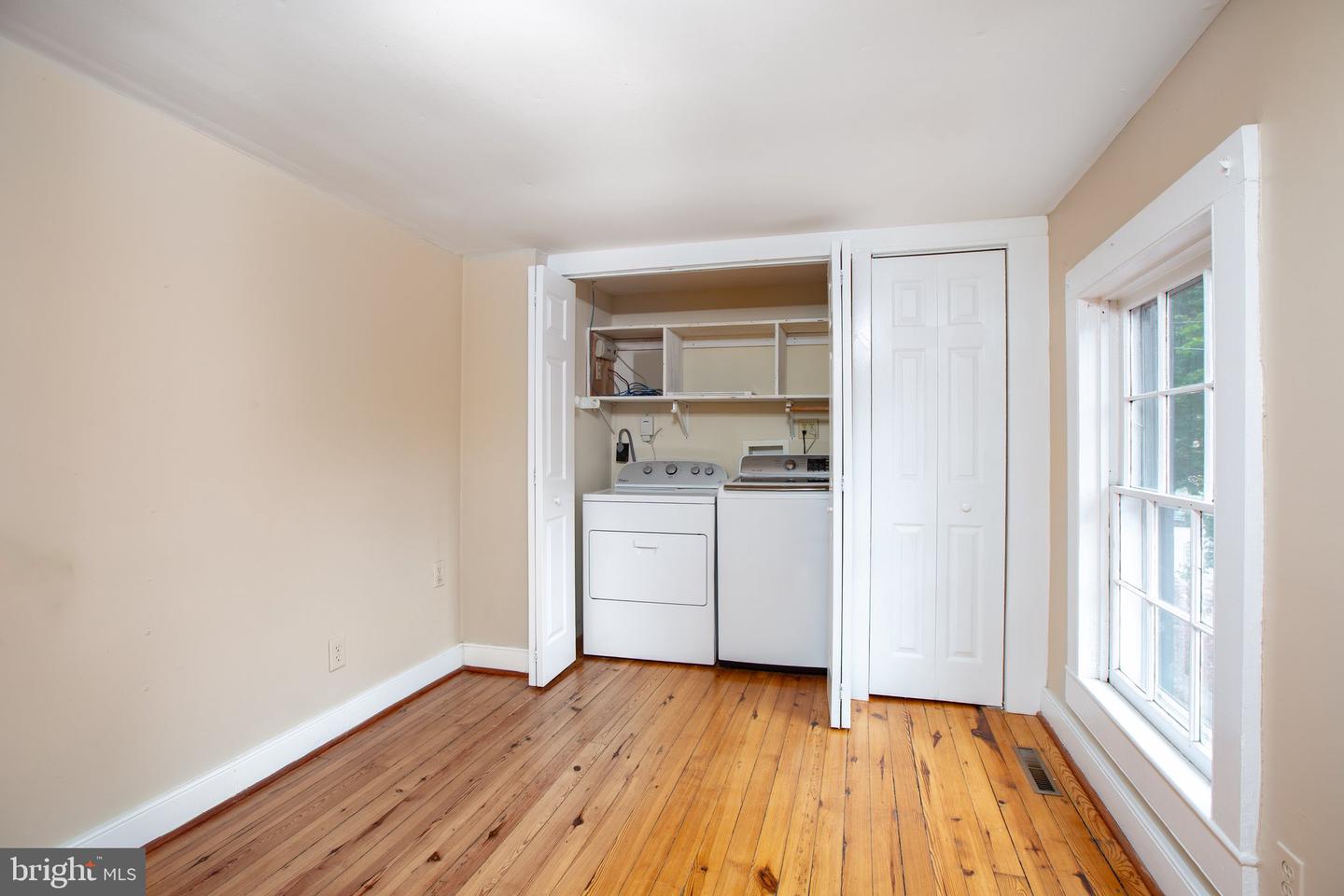 225 PRINCESS ANNE ST, FREDERICKSBURG, Virginia 22401, 4 Bedrooms Bedrooms, ,2 BathroomsBathrooms,Residential,For sale,225 PRINCESS ANNE ST,VAFB2008062 MLS # VAFB2008062