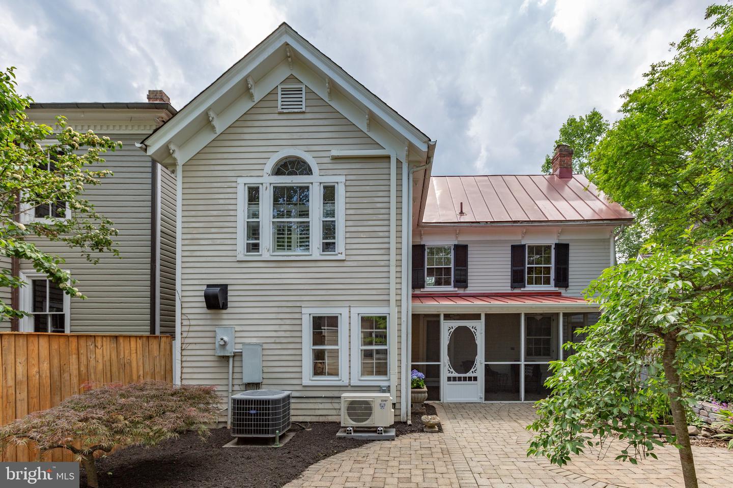 225 PRINCESS ANNE ST, FREDERICKSBURG, Virginia 22401, 4 Bedrooms Bedrooms, ,2 BathroomsBathrooms,Residential,For sale,225 PRINCESS ANNE ST,VAFB2008062 MLS # VAFB2008062
