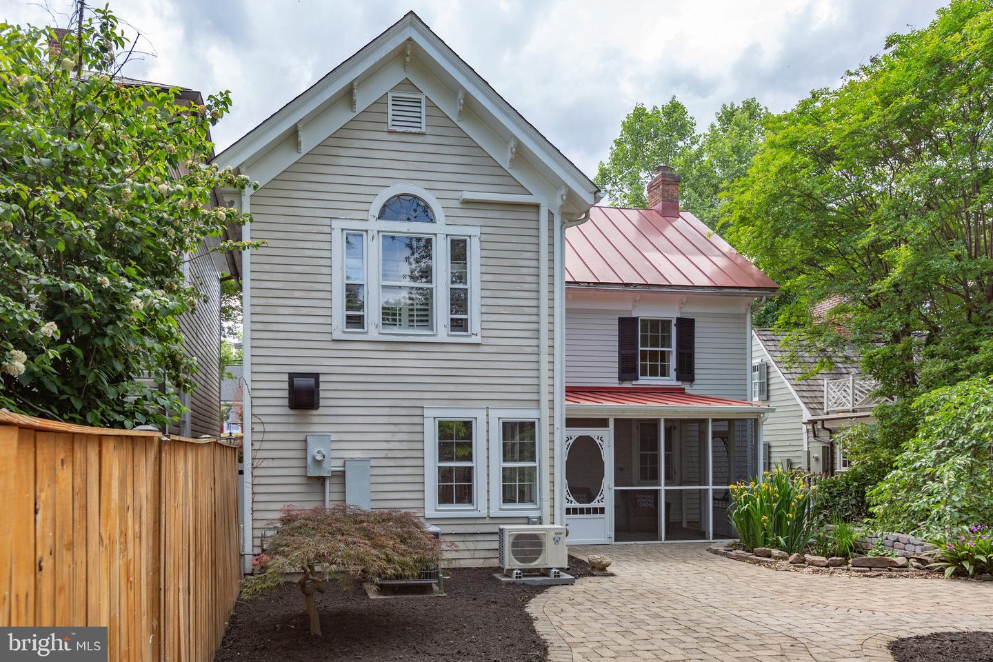 225 PRINCESS ANNE ST, FREDERICKSBURG, Virginia 22401, 4 Bedrooms Bedrooms, ,2 BathroomsBathrooms,Residential,For sale,225 PRINCESS ANNE ST,VAFB2008062 MLS # VAFB2008062