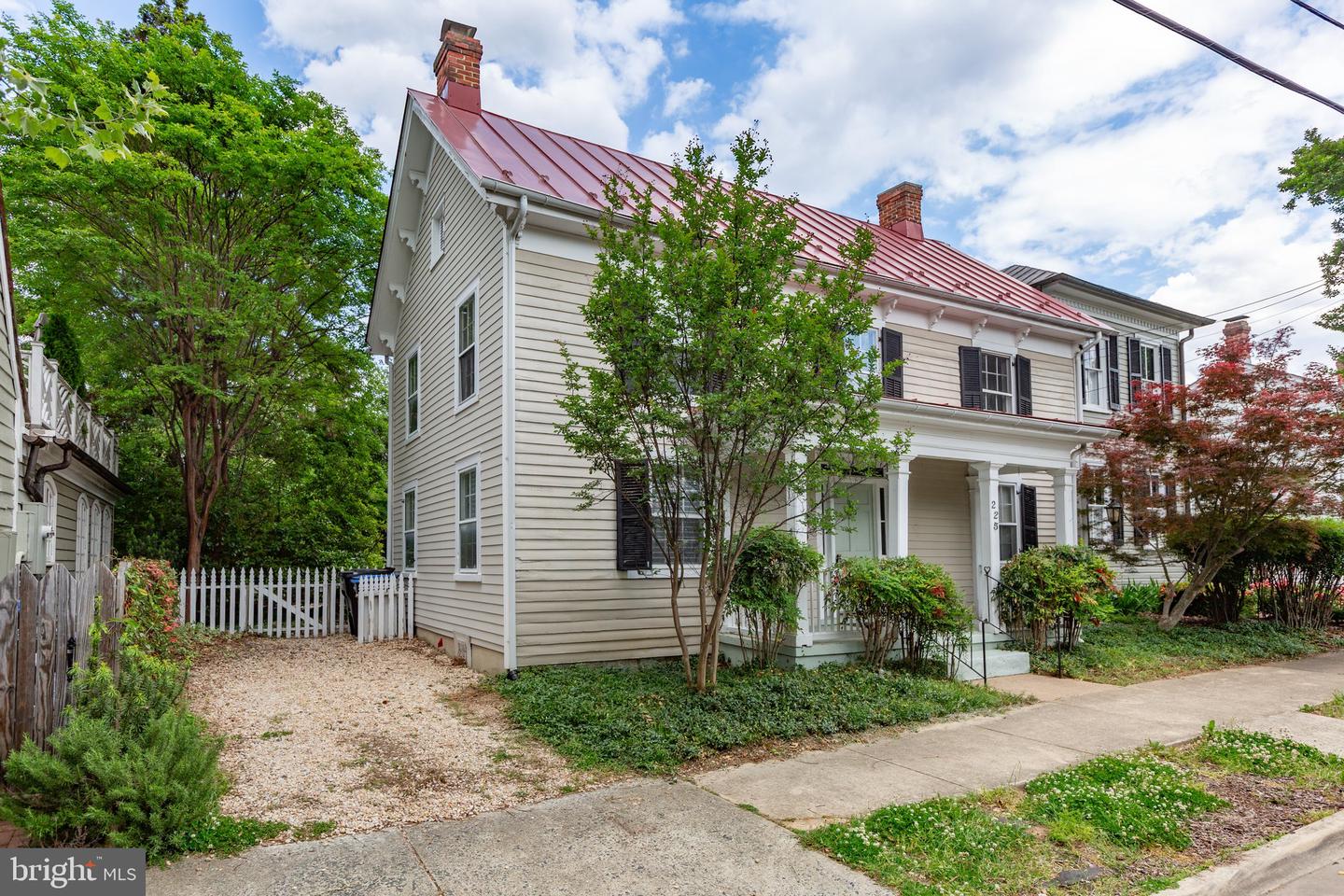 225 PRINCESS ANNE ST, FREDERICKSBURG, Virginia 22401, 4 Bedrooms Bedrooms, ,2 BathroomsBathrooms,Residential,For sale,225 PRINCESS ANNE ST,VAFB2008062 MLS # VAFB2008062