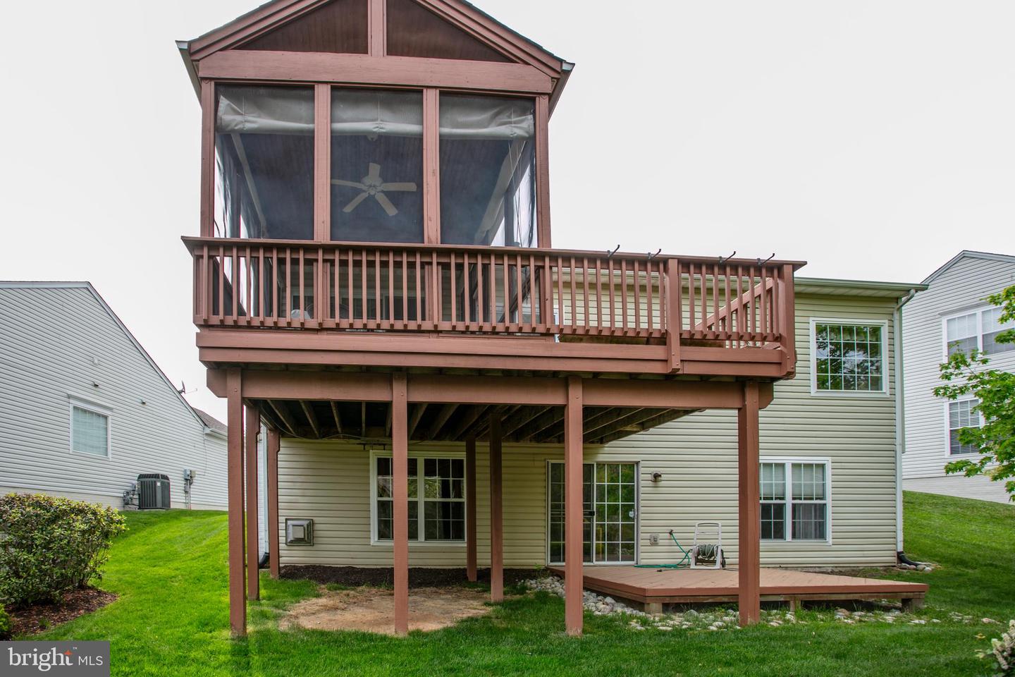 2036 CHELTENHAM CT, WOODBRIDGE, Virginia 22192, 3 Bedrooms Bedrooms, ,3 BathroomsBathrooms,Residential,For sale,2036 CHELTENHAM CT,VAPW2093150 MLS # VAPW2093150