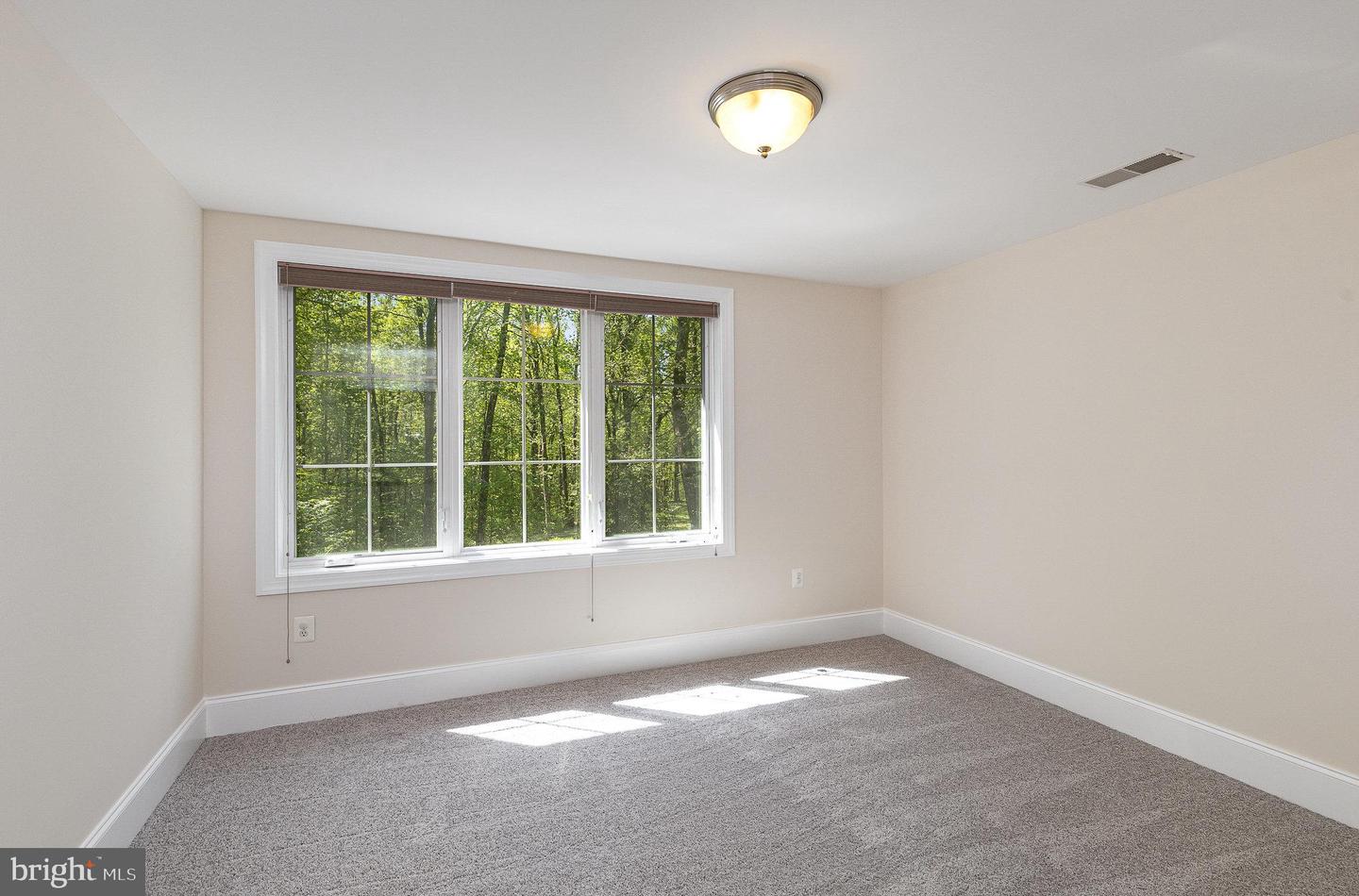 121 MARLBOROUGH POINT RD, STAFFORD, Virginia 22554, 3 Bedrooms Bedrooms, 17 Rooms Rooms,3 BathroomsBathrooms,Residential,For sale,121 MARLBOROUGH POINT RD,VAST2038190 MLS # VAST2038190