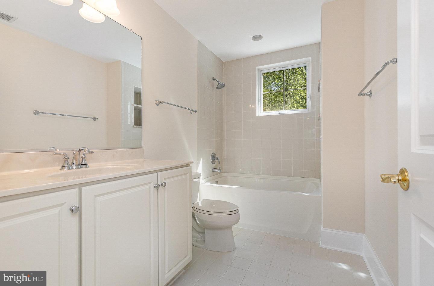 121 MARLBOROUGH POINT RD, STAFFORD, Virginia 22554, 3 Bedrooms Bedrooms, 17 Rooms Rooms,3 BathroomsBathrooms,Residential,For sale,121 MARLBOROUGH POINT RD,VAST2038190 MLS # VAST2038190