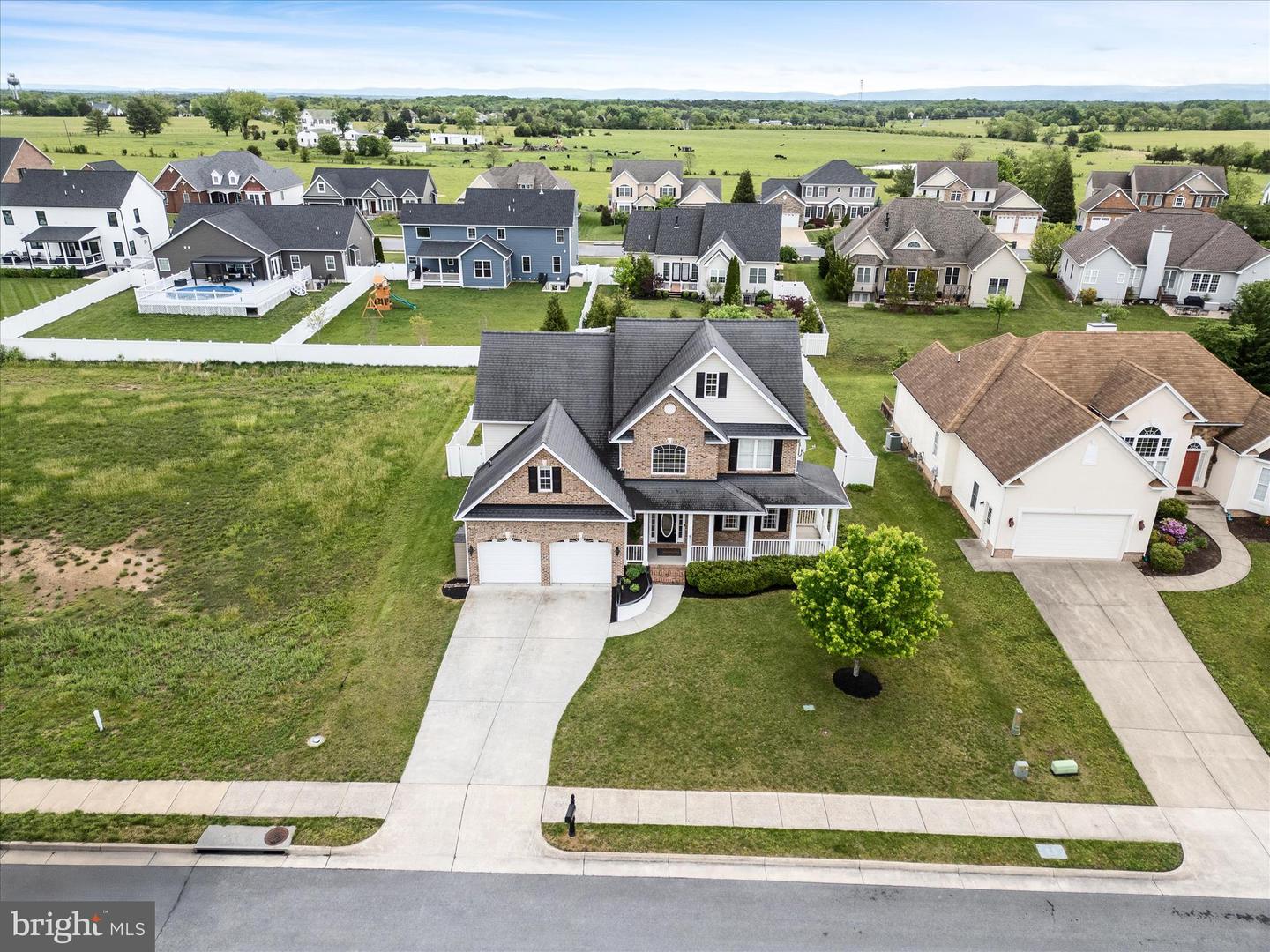 226 TAGGART DR, WINCHESTER, Virginia 22602, 4 Bedrooms Bedrooms, 12 Rooms Rooms,3 BathroomsBathrooms,Residential,For sale,226 TAGGART DR,VAFV2033686 MLS # VAFV2033686