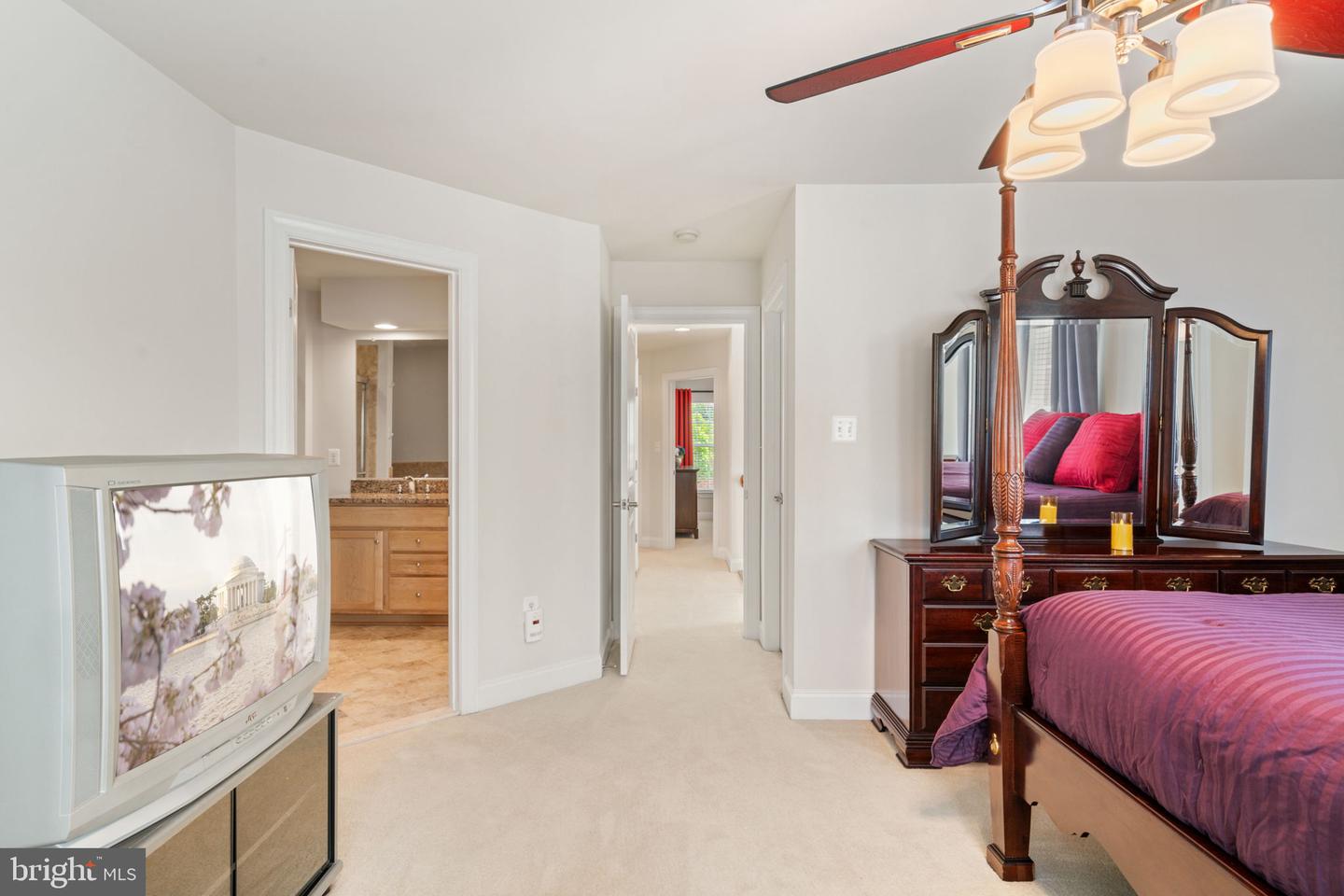 8015 RESERVE WAY, VIENNA, Virginia 22182, 3 Bedrooms Bedrooms, ,2 BathroomsBathrooms,Residential,For sale,8015 RESERVE WAY,VAFX2236704 MLS # VAFX2236704