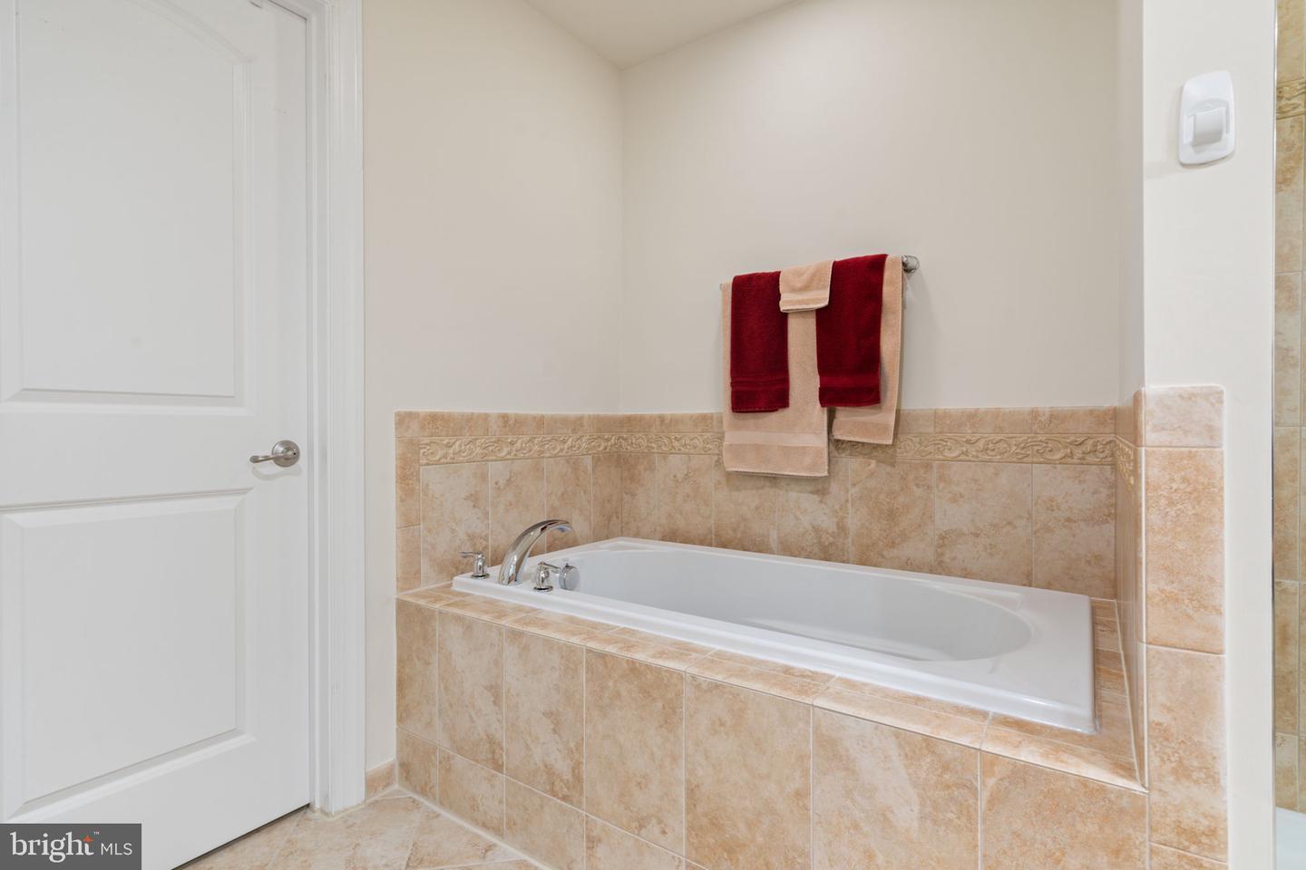 8015 RESERVE WAY, VIENNA, Virginia 22182, 3 Bedrooms Bedrooms, ,2 BathroomsBathrooms,Residential,For sale,8015 RESERVE WAY,VAFX2236704 MLS # VAFX2236704