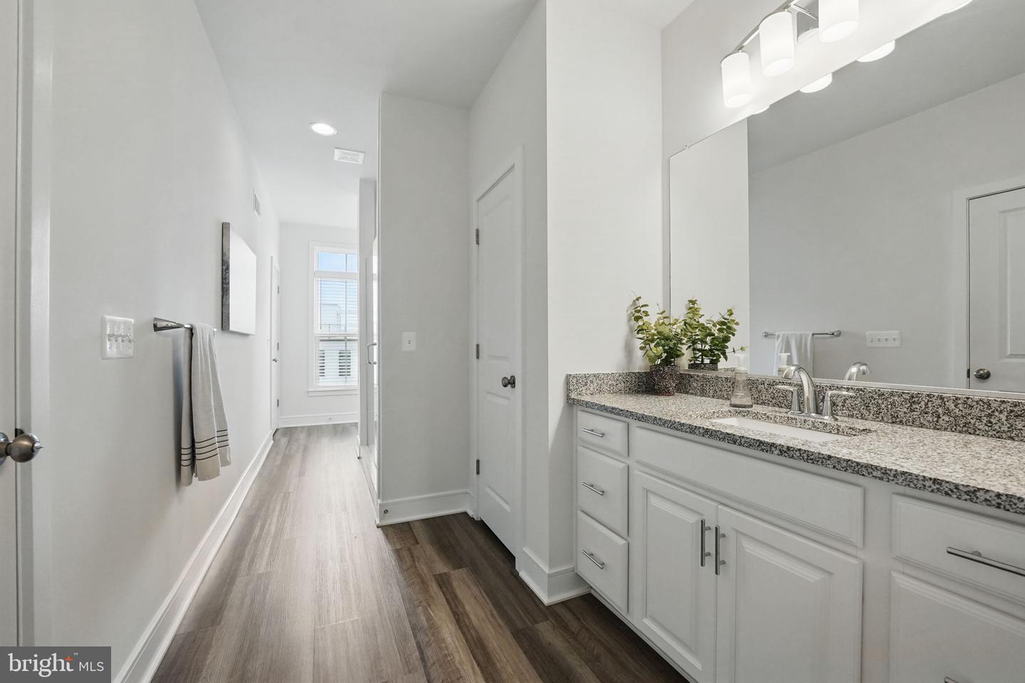 23032 LAVALLETTE SQ, BRAMBLETON, Virginia 20148, 3 Bedrooms Bedrooms, 15 Rooms Rooms,2 BathroomsBathrooms,Residential,For sale,23032 LAVALLETTE SQ,VALO2094942 MLS # VALO2094942