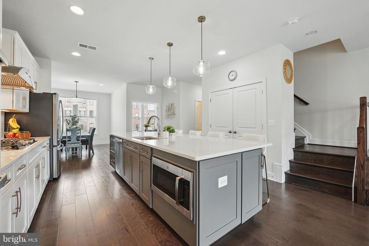 23032 LAVALLETTE SQ, BRAMBLETON, Virginia 20148, 3 Bedrooms Bedrooms, 15 Rooms Rooms,2 BathroomsBathrooms,Residential,For sale,23032 LAVALLETTE SQ,VALO2094942 MLS # VALO2094942