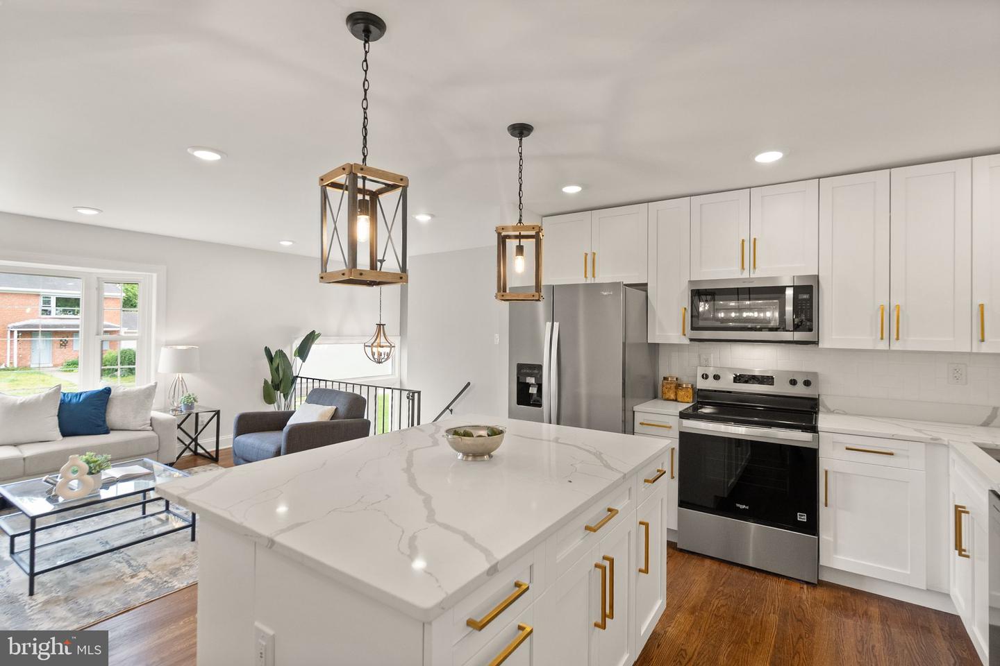 4010 MAPLETON DR, CHANTILLY, Virginia 20151, 4 Bedrooms Bedrooms, ,2 BathroomsBathrooms,Residential,For sale,4010 MAPLETON DR,VAFX2237588 MLS # VAFX2237588