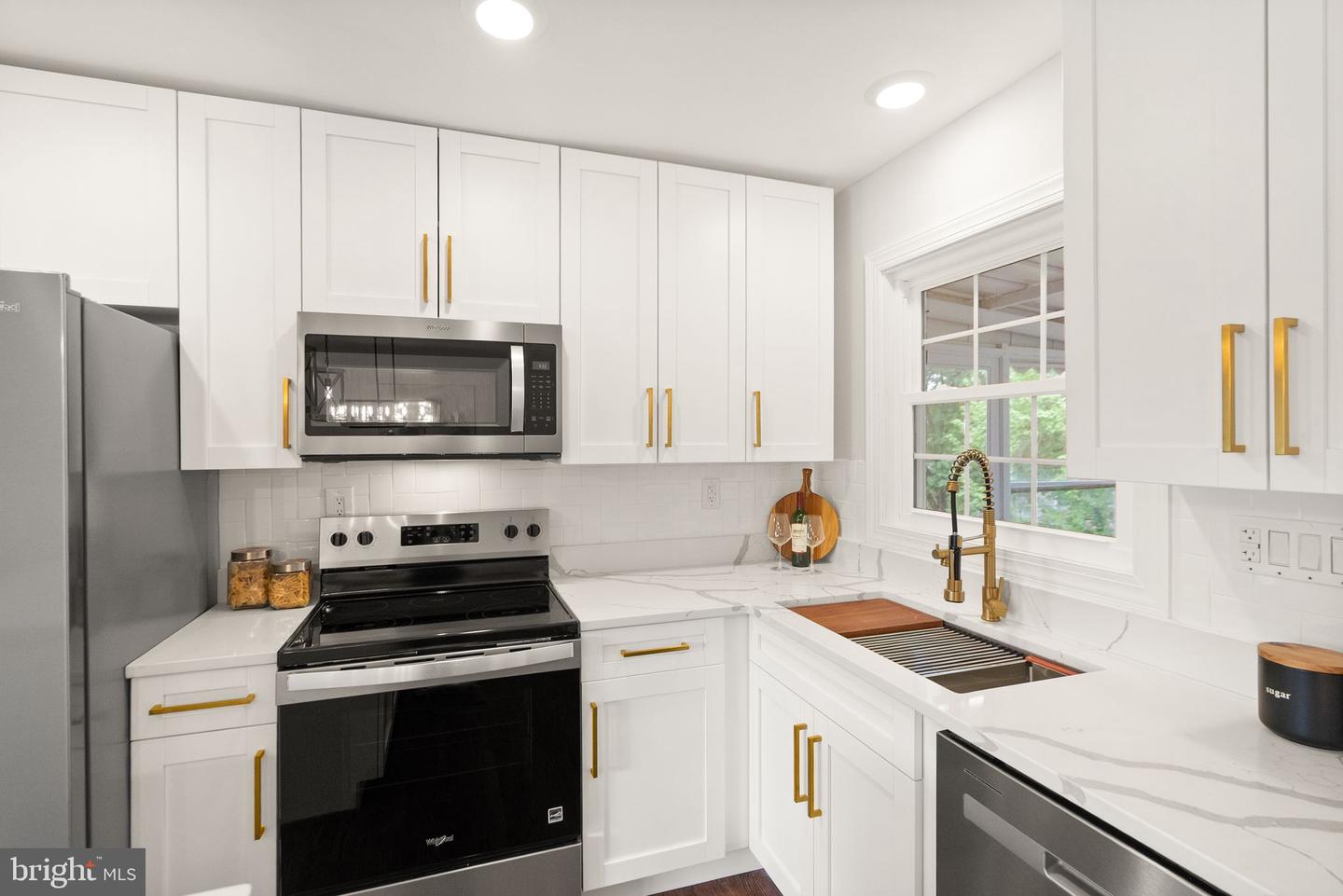4010 MAPLETON DR, CHANTILLY, Virginia 20151, 4 Bedrooms Bedrooms, ,2 BathroomsBathrooms,Residential,For sale,4010 MAPLETON DR,VAFX2237588 MLS # VAFX2237588