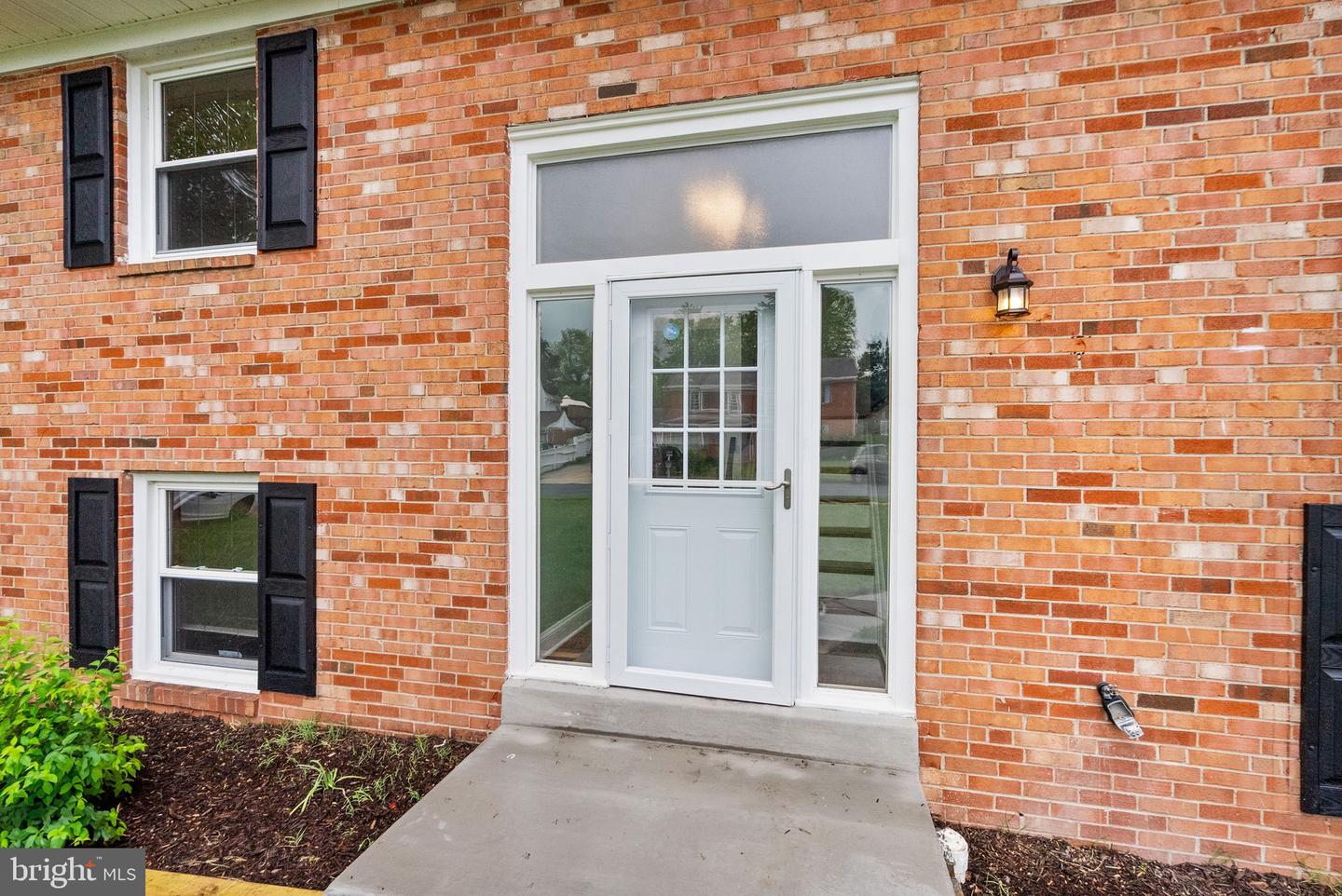 4010 MAPLETON DR, CHANTILLY, Virginia 20151, 4 Bedrooms Bedrooms, ,2 BathroomsBathrooms,Residential,For sale,4010 MAPLETON DR,VAFX2237588 MLS # VAFX2237588