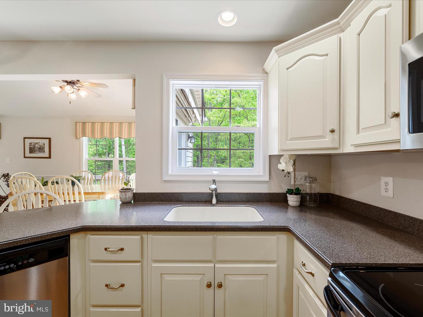 108 EAGLE DR, CROSS JUNCTION, Virginia 22625, 4 Bedrooms Bedrooms, ,3 BathroomsBathrooms,Residential,For sale,108 EAGLE DR,VAFV2033748 MLS # VAFV2033748