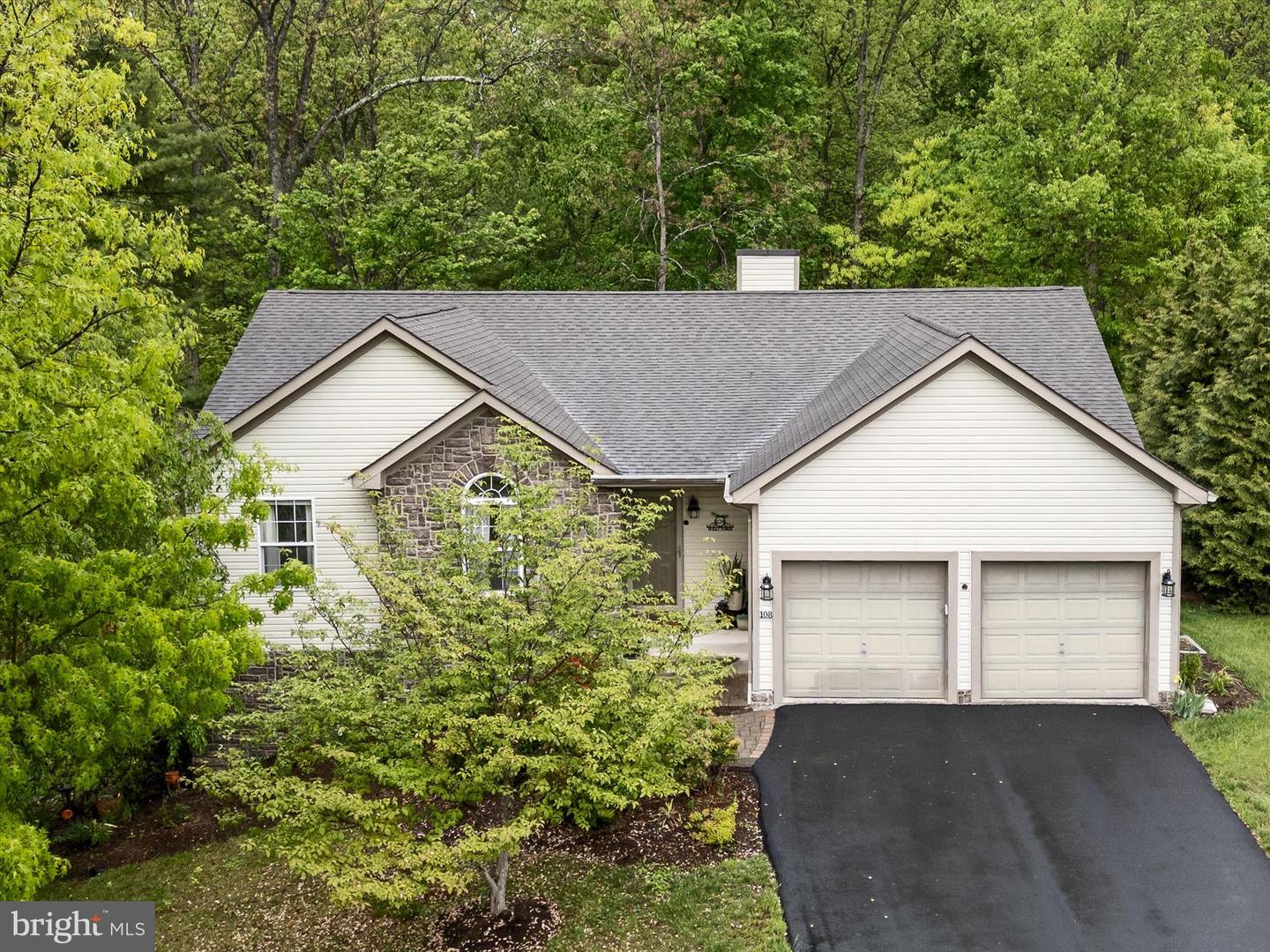 108 EAGLE DR, CROSS JUNCTION, Virginia 22625, 4 Bedrooms Bedrooms, ,3 BathroomsBathrooms,Residential,For sale,108 EAGLE DR,VAFV2033748 MLS # VAFV2033748