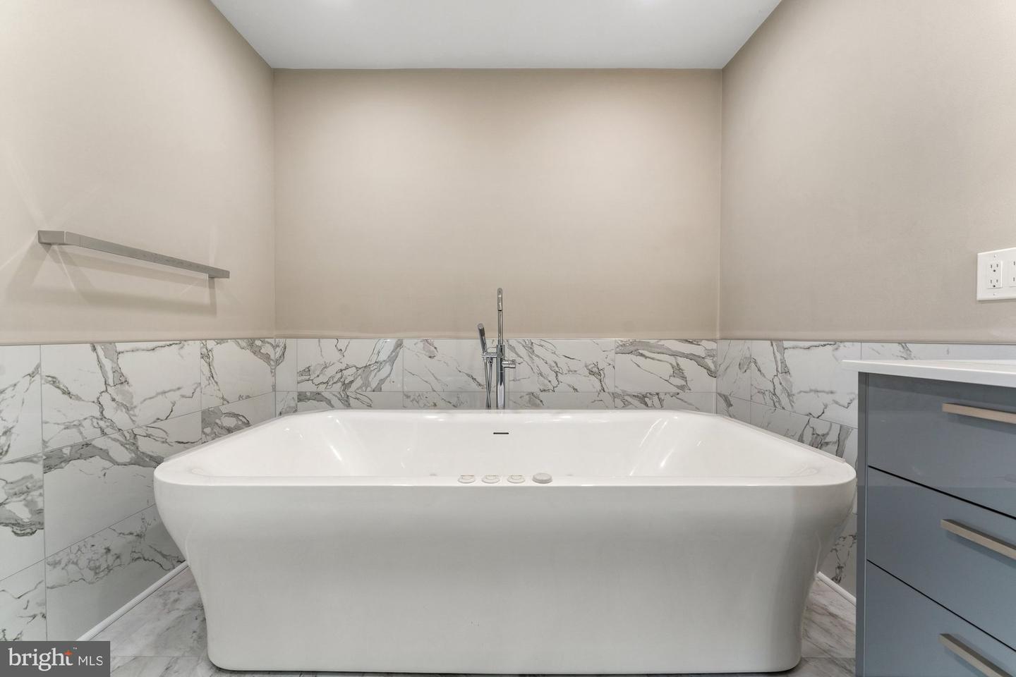 3105 SAVOY DR, FAIRFAX, Virginia 22031, 5 Bedrooms Bedrooms, ,3 BathroomsBathrooms,Residential,For sale,3105 SAVOY DR,VAFX2237054 MLS # VAFX2237054