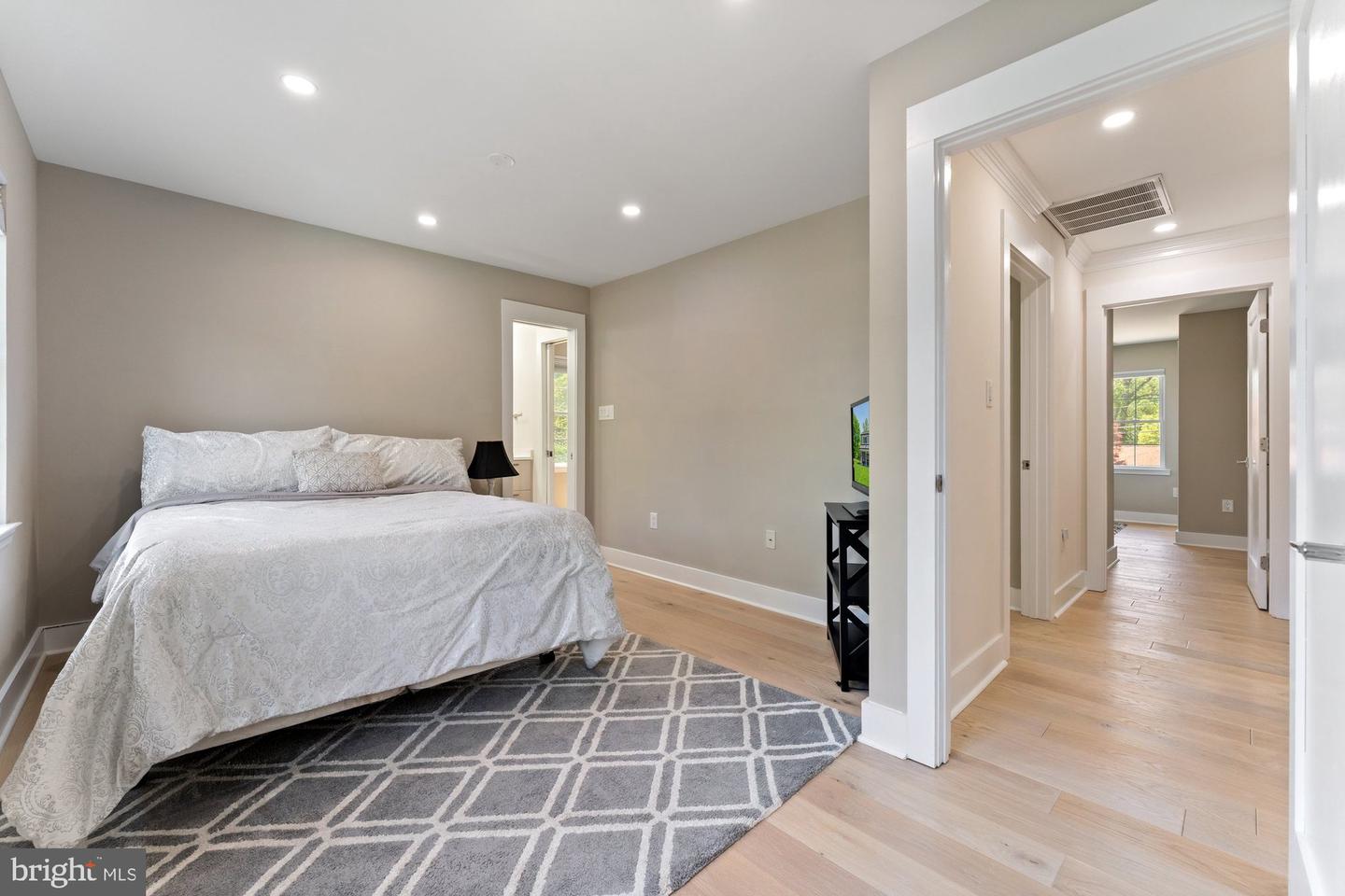 3105 SAVOY DR, FAIRFAX, Virginia 22031, 5 Bedrooms Bedrooms, ,3 BathroomsBathrooms,Residential,For sale,3105 SAVOY DR,VAFX2237054 MLS # VAFX2237054