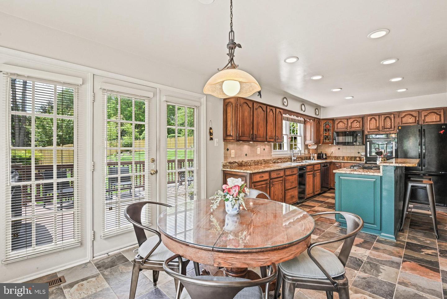 431 WEST CT NW, VIENNA, Virginia 22180, 4 Bedrooms Bedrooms, ,4 BathroomsBathrooms,Residential,For sale,431 WEST CT NW,VAFX2237078 MLS # VAFX2237078