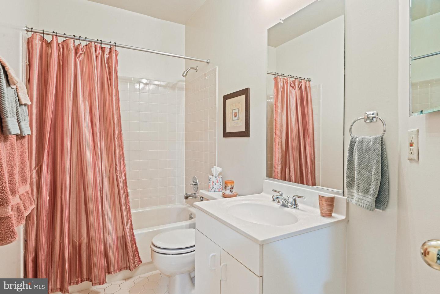 431 WEST CT NW, VIENNA, Virginia 22180, 4 Bedrooms Bedrooms, ,4 BathroomsBathrooms,Residential,For sale,431 WEST CT NW,VAFX2237078 MLS # VAFX2237078
