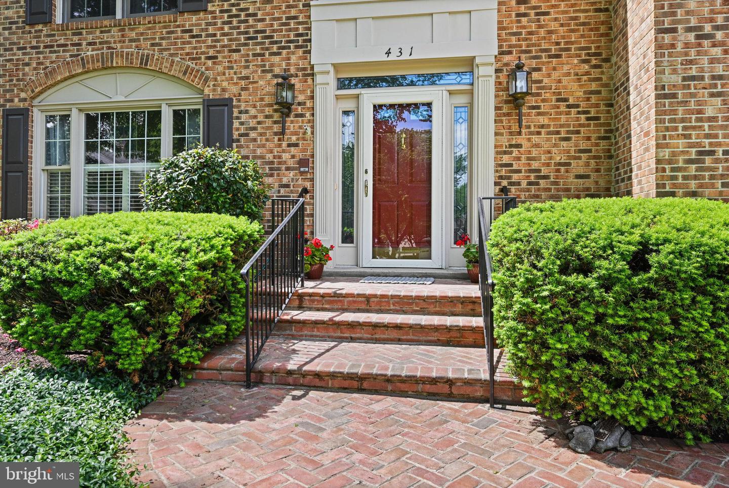 431 WEST CT NW, VIENNA, Virginia 22180, 4 Bedrooms Bedrooms, ,4 BathroomsBathrooms,Residential,For sale,431 WEST CT NW,VAFX2237078 MLS # VAFX2237078