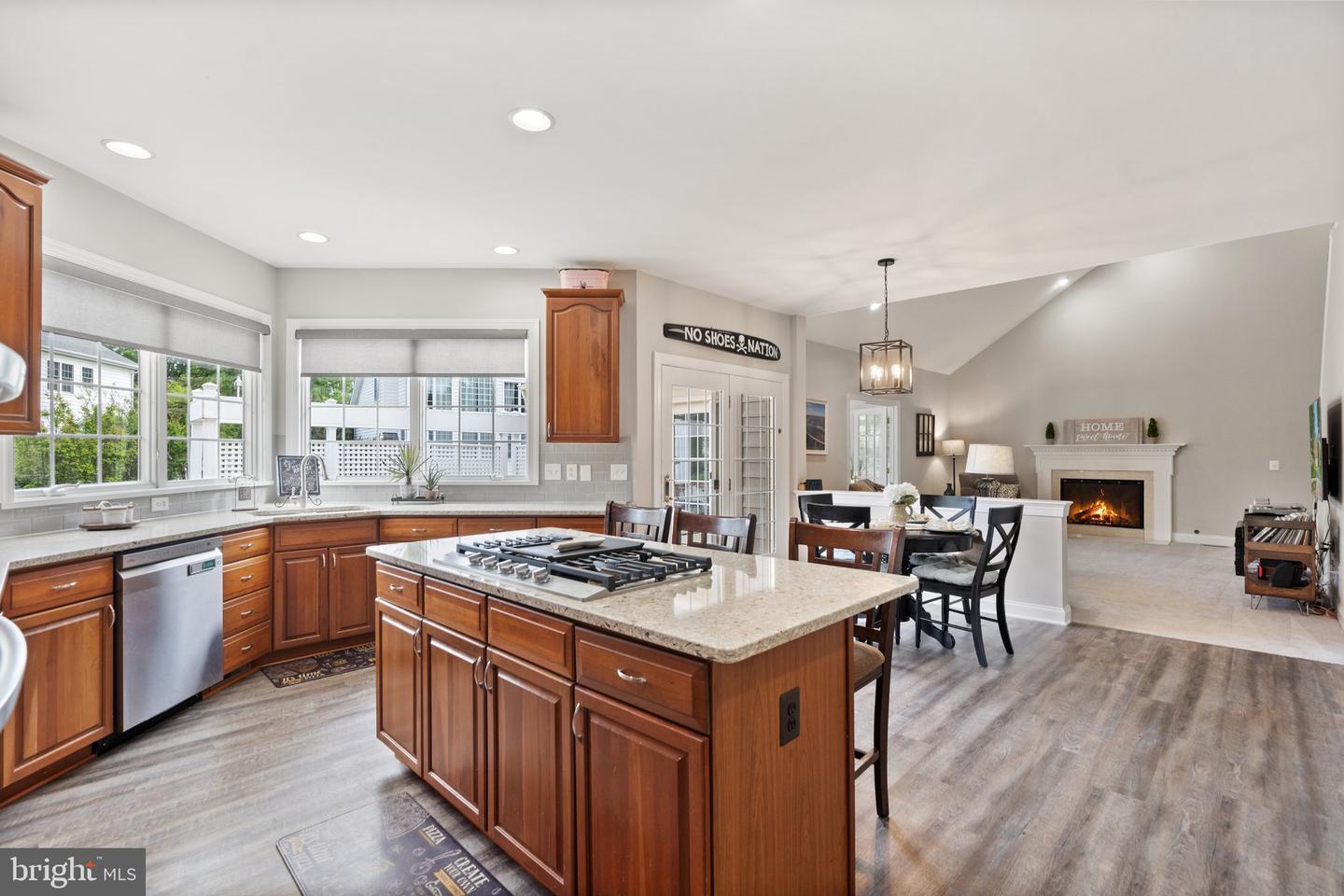 15077 SYCAMORE HILLS PL, HAYMARKET, Virginia 20169, 4 Bedrooms Bedrooms, ,3 BathroomsBathrooms,Residential,For sale,15077 SYCAMORE HILLS PL,VAPW2093328 MLS # VAPW2093328